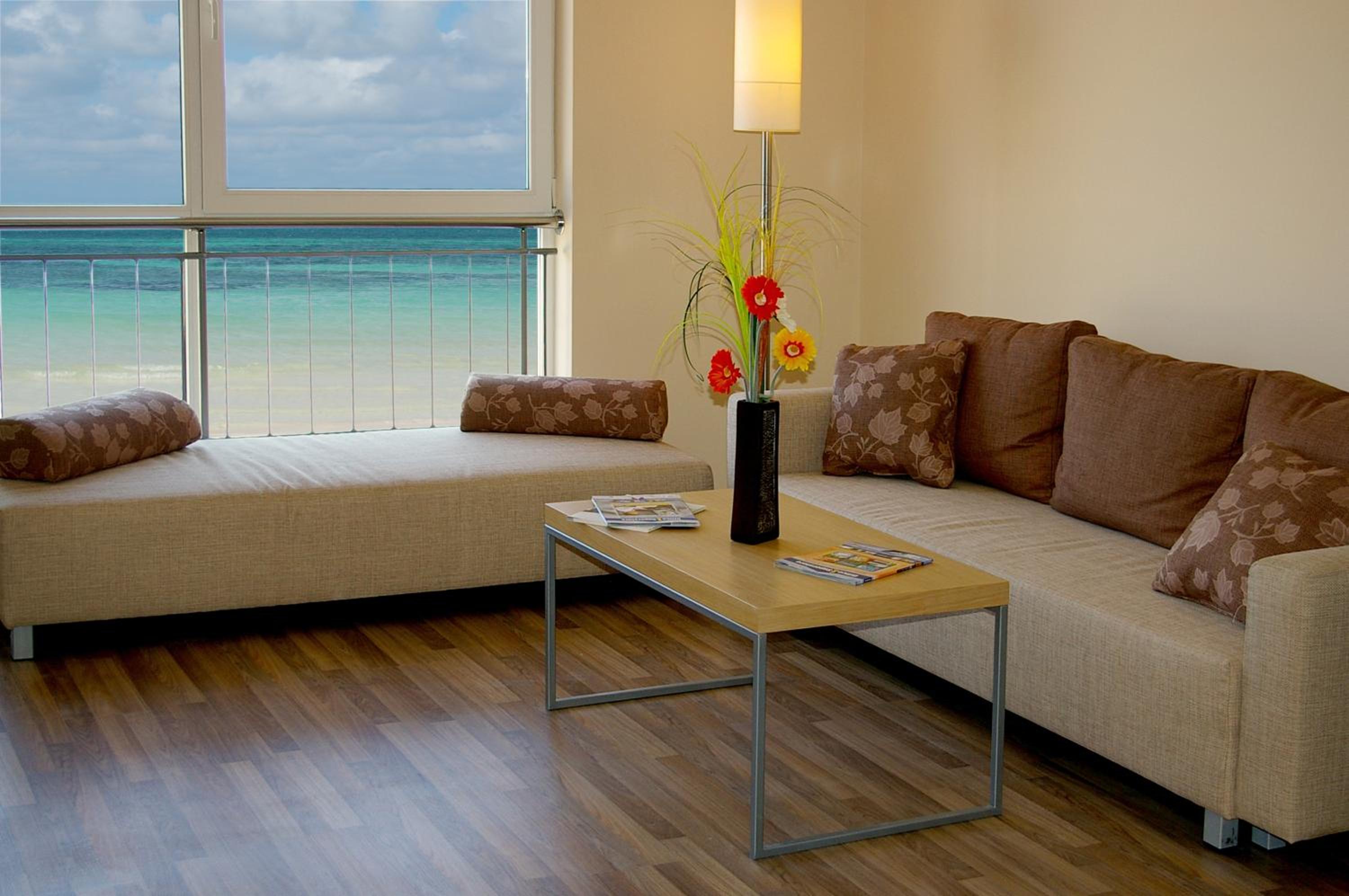 One-Bedroom Apartment with Exclusive Sea View photo 2