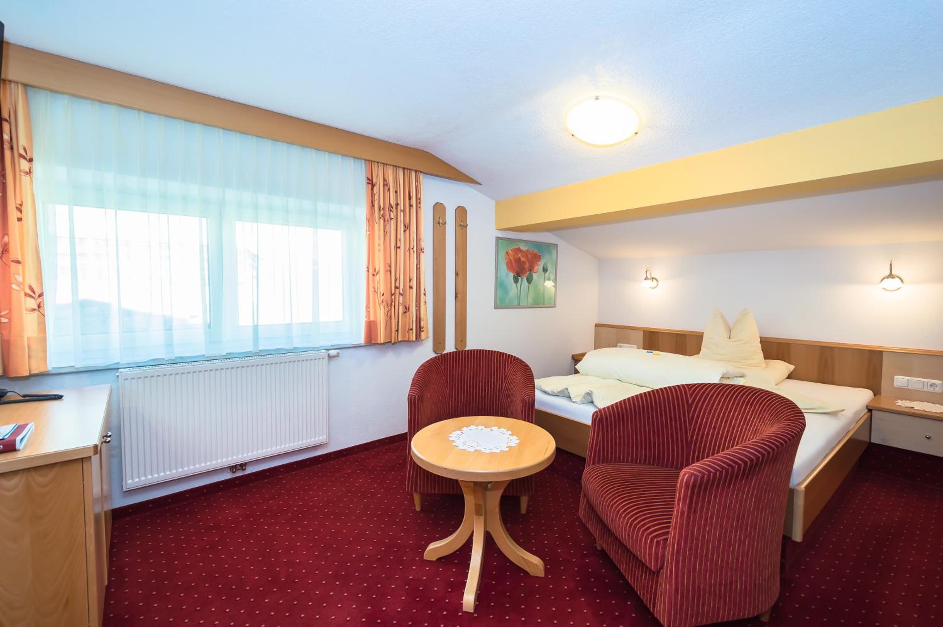 Small Double Room photo 3
