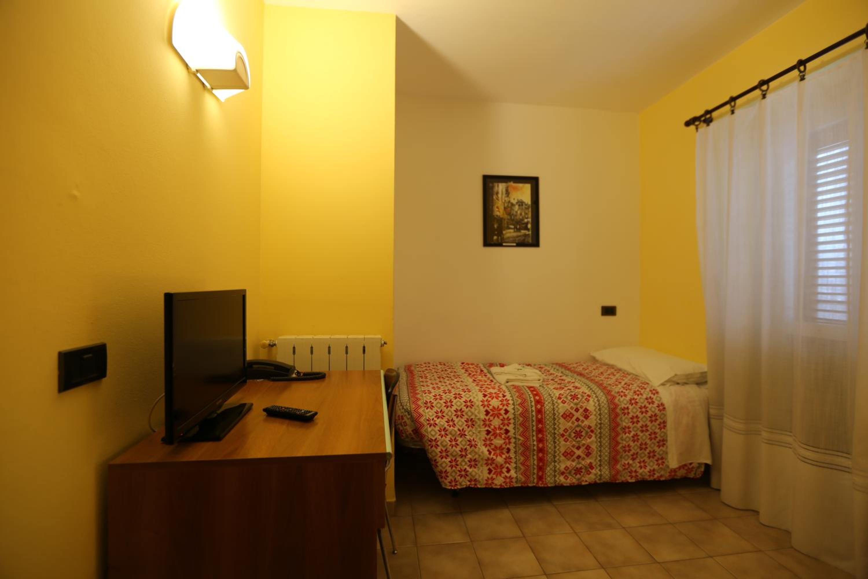 Single Room photo 3