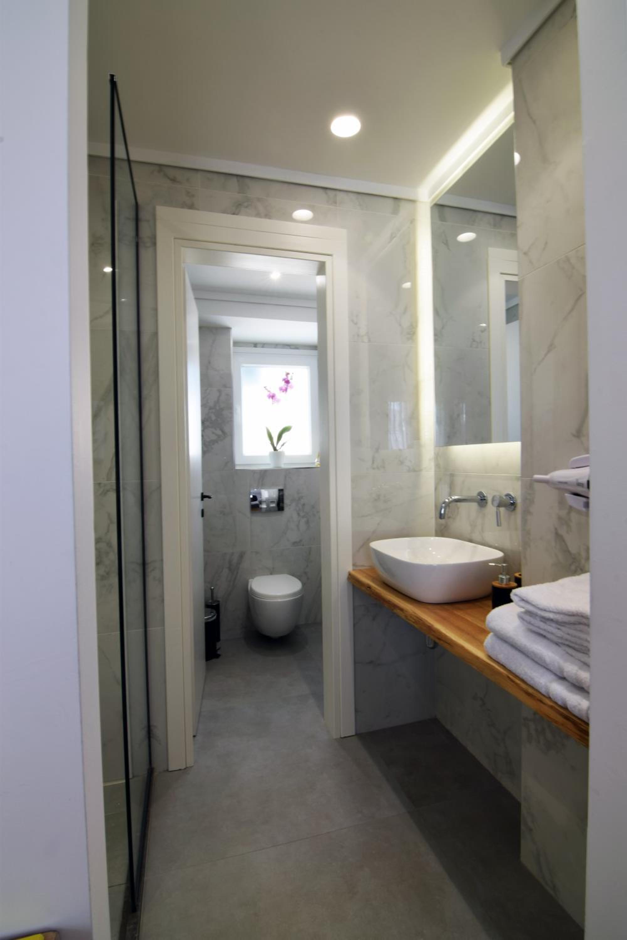 Comfort Studio with Balcony and City View - Photo 4
