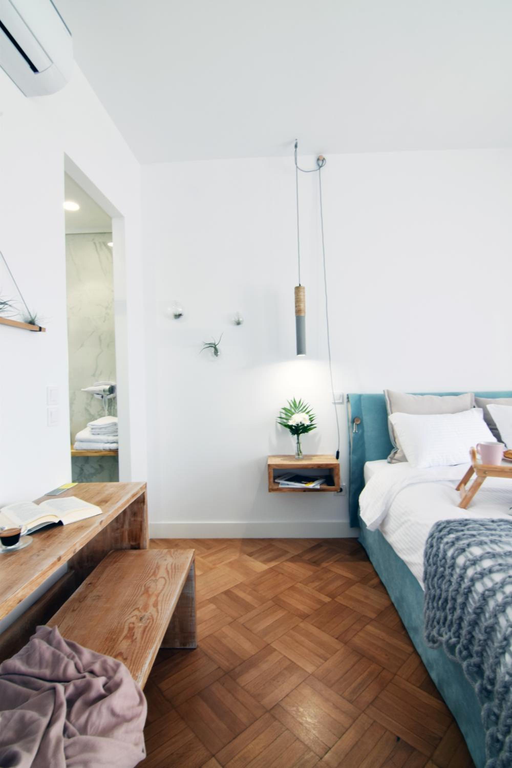 Comfort Studio with Balcony and City View - Photo 12