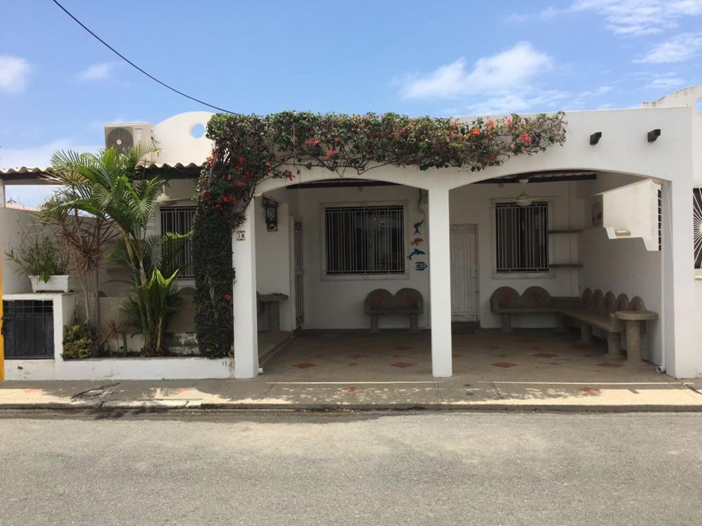 Four-Bedroom House photo 1
