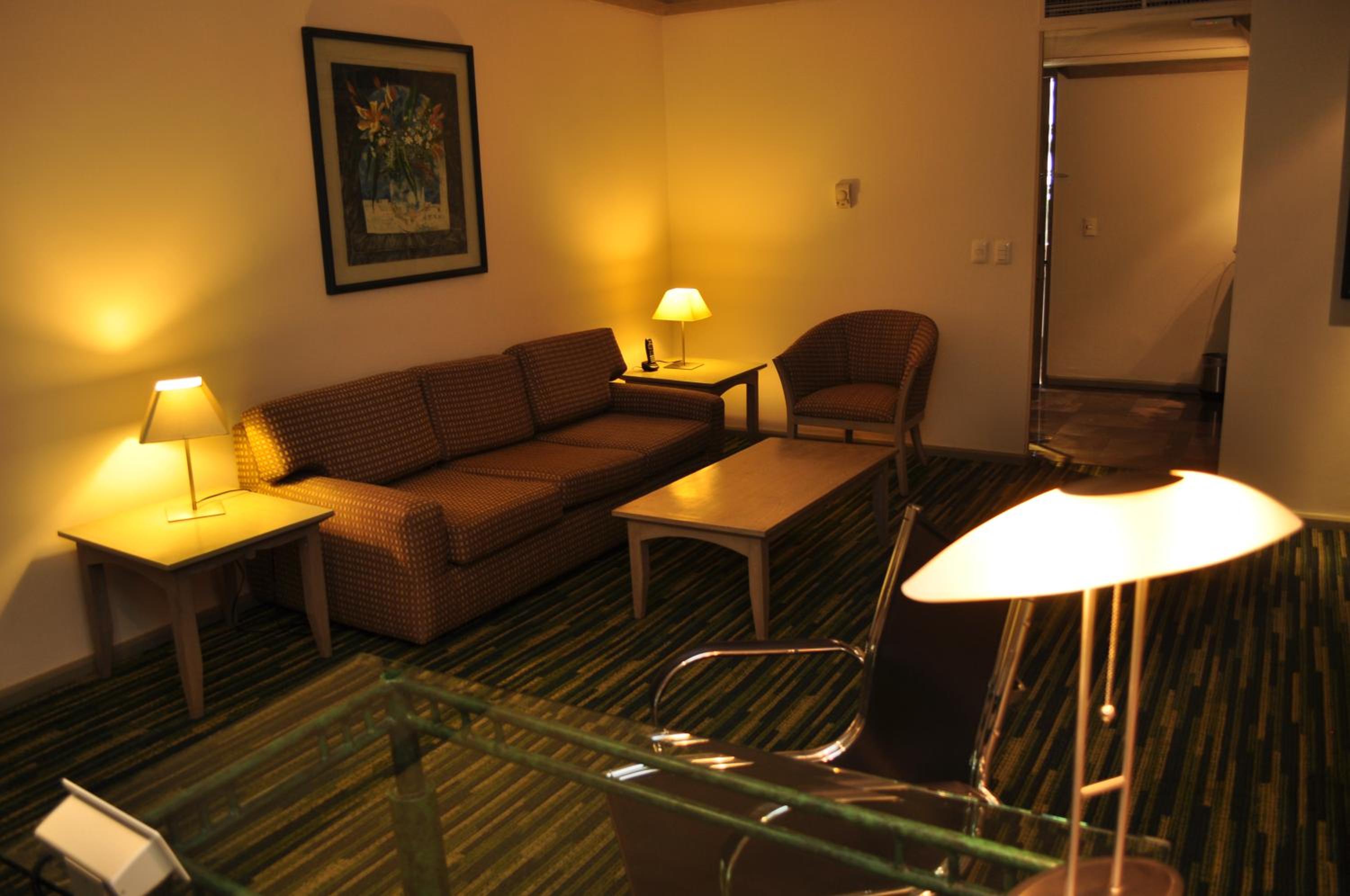 Studio King Suite - Photo 1