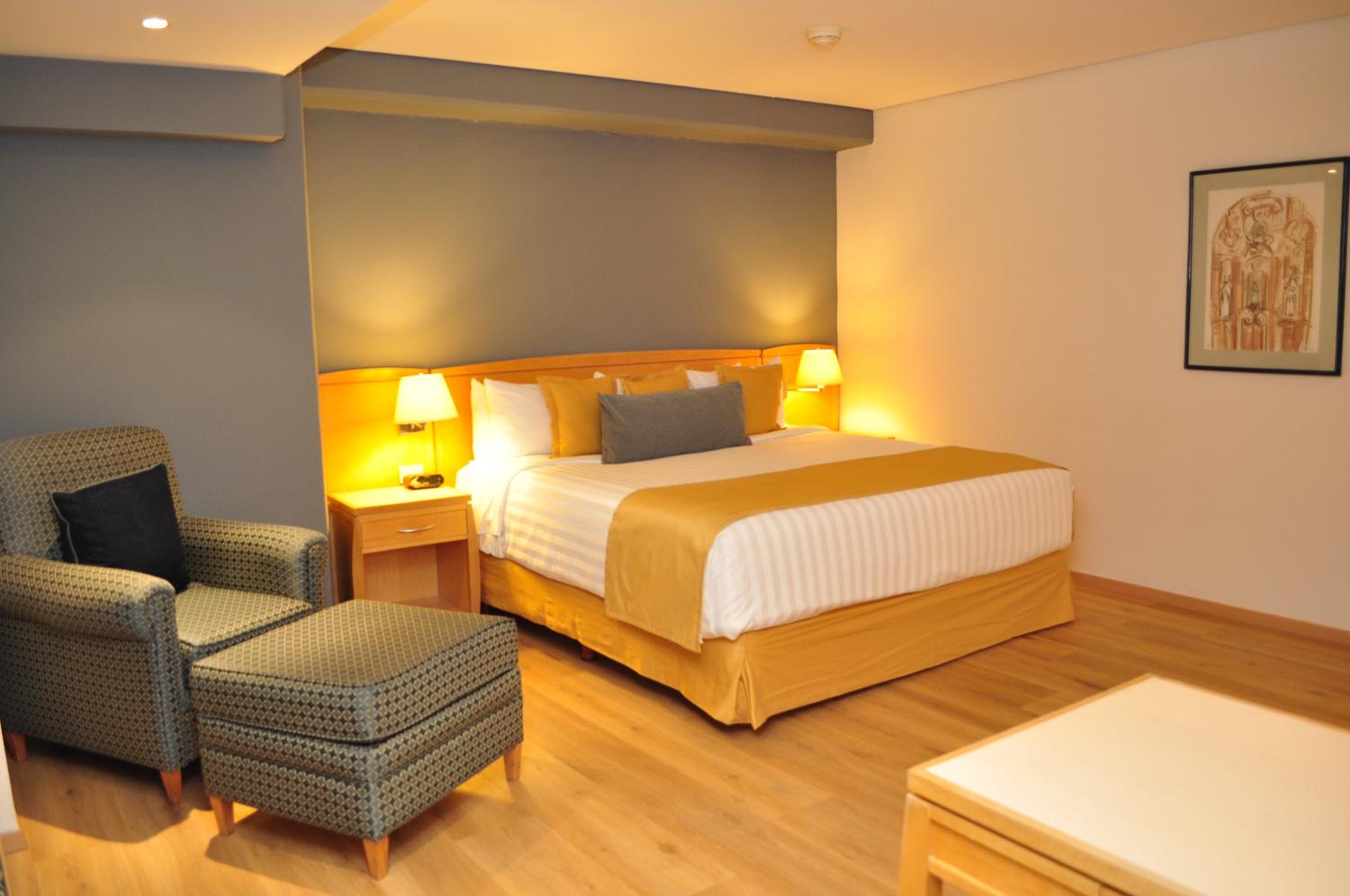 Premium King Room - Photo 1