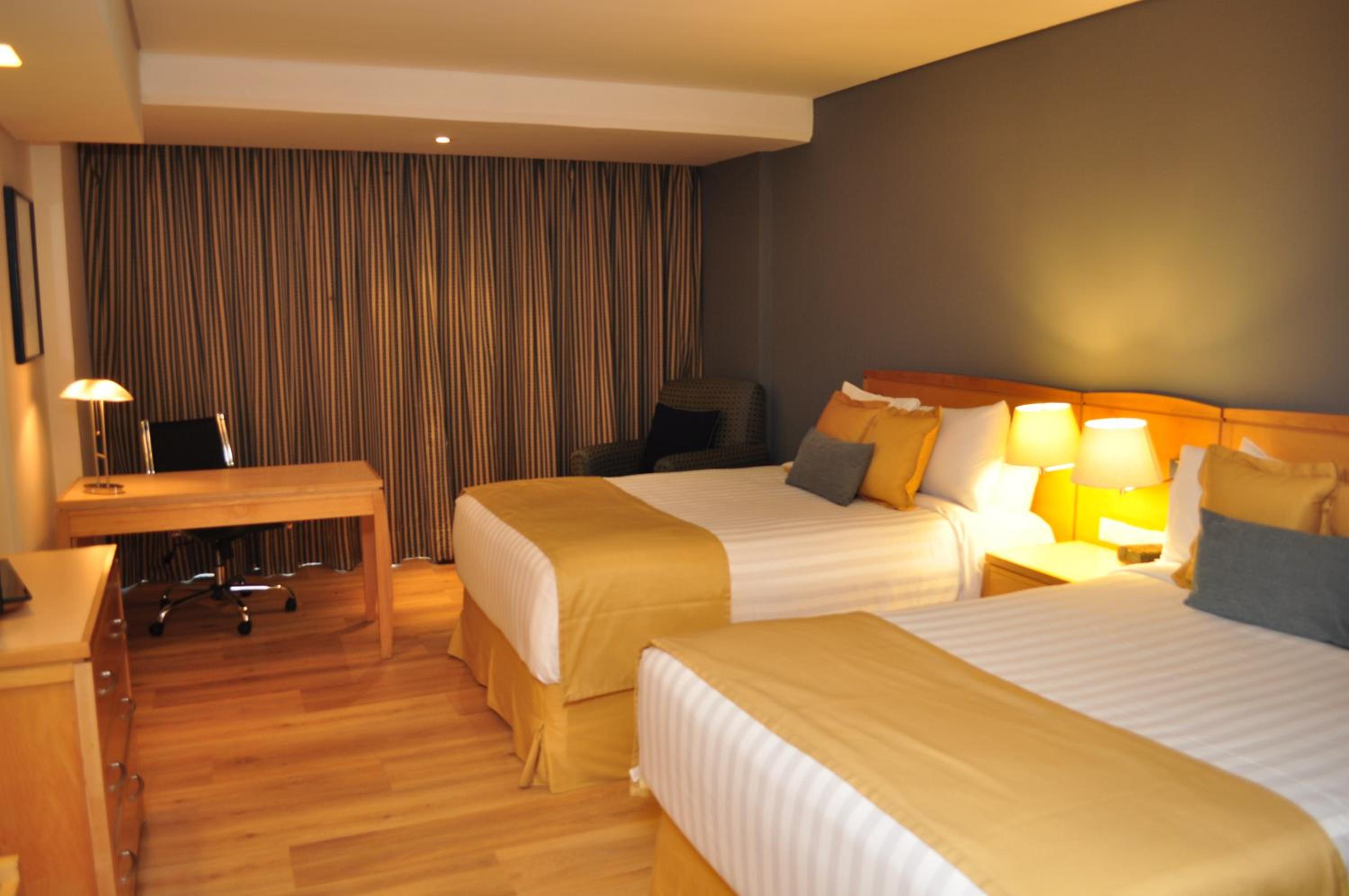 Double Room with Two Double Beds - Photo 5