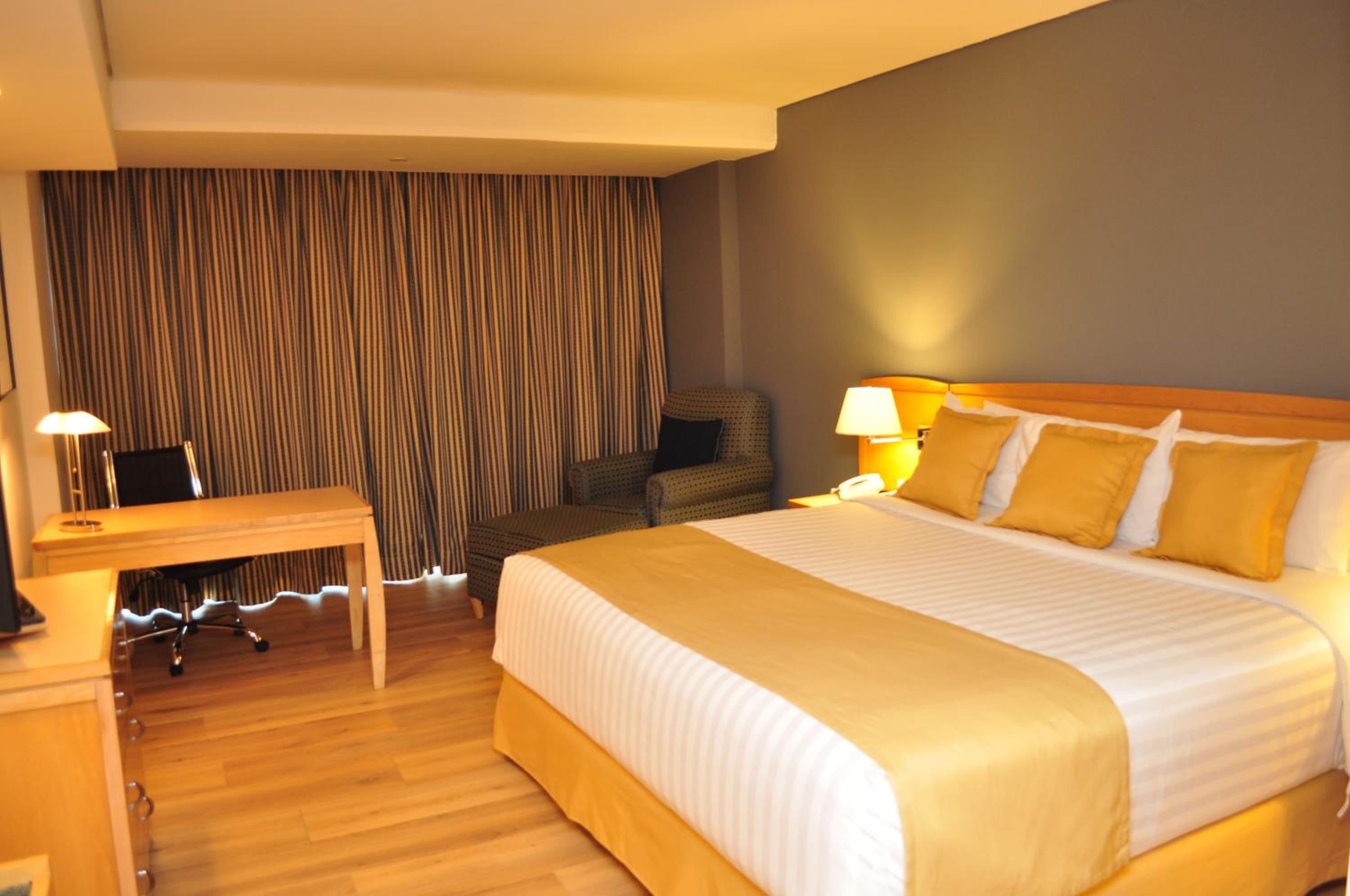 Double Room with Two Double Beds - Photo 3