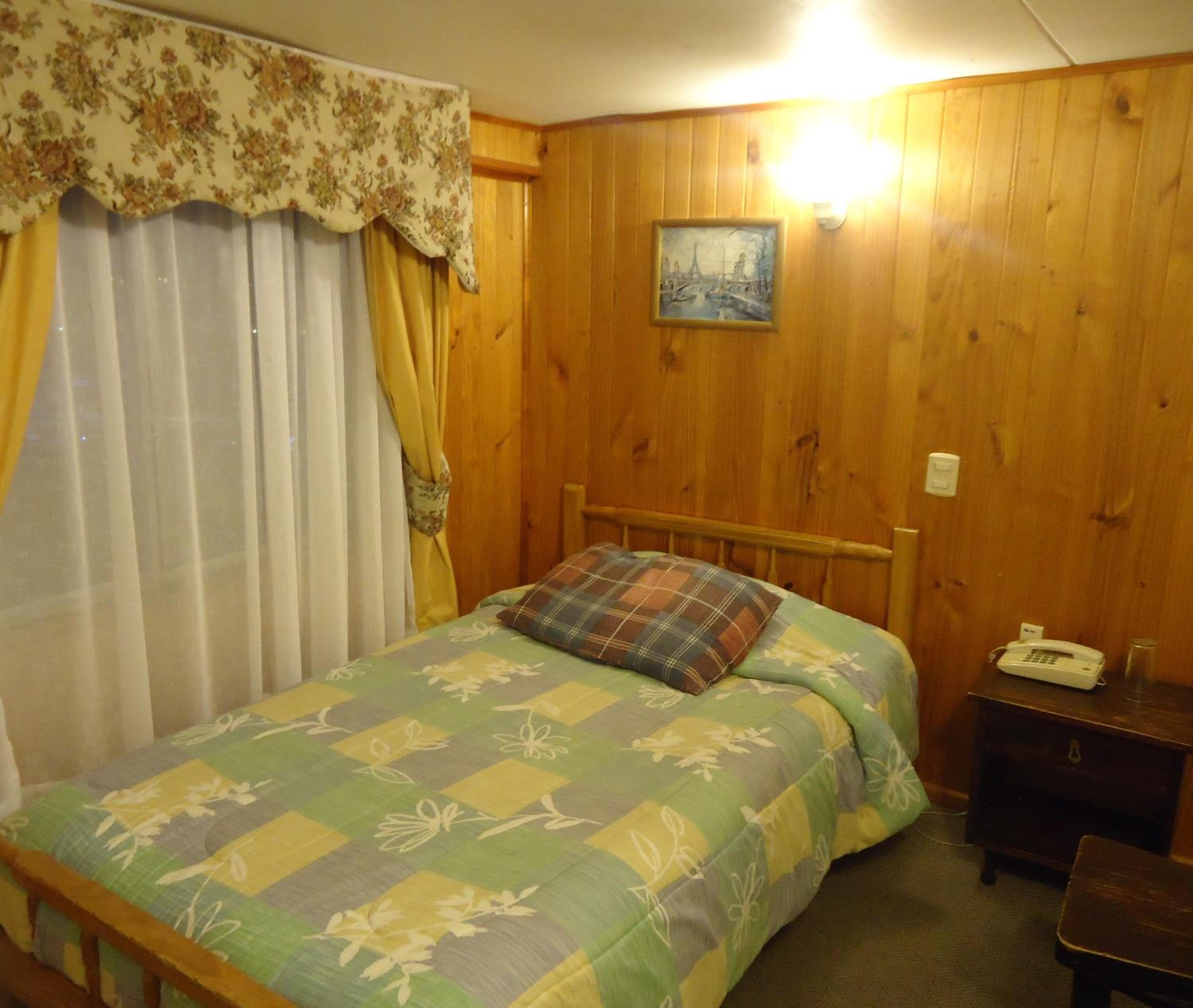 Single Room with Bathroom photo 1