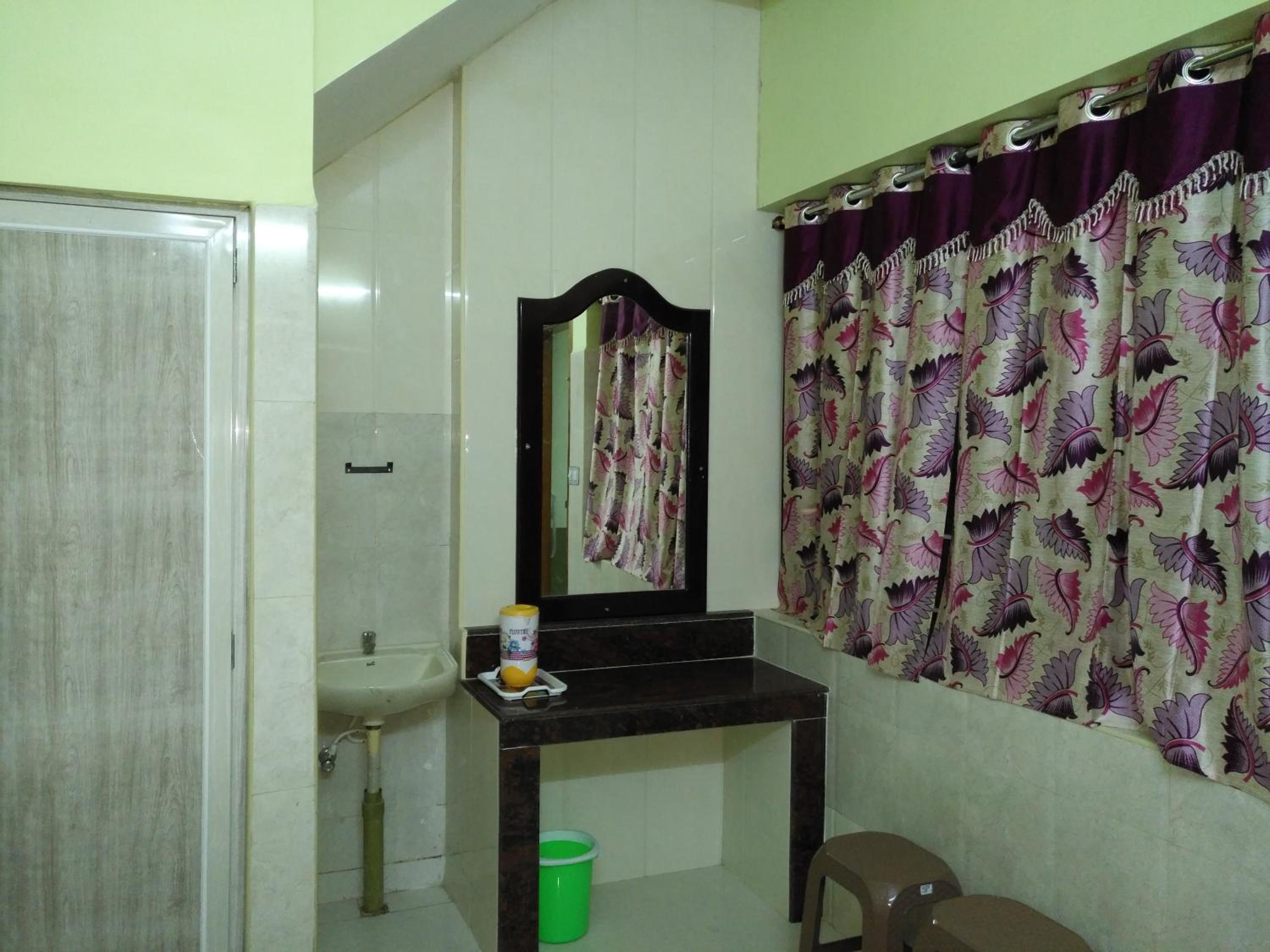 Family Room with Bathroom - Photo 3