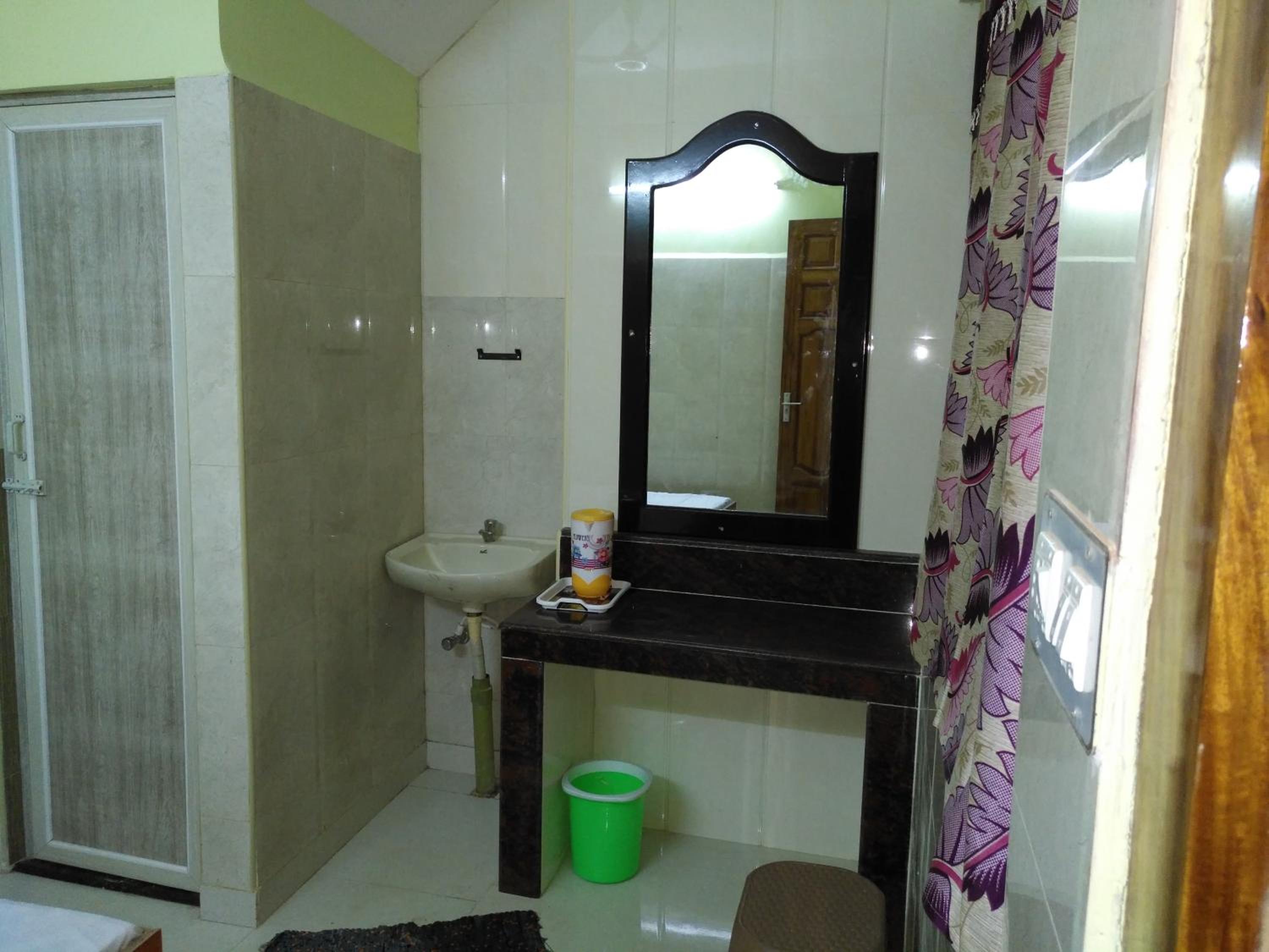 Family Room with Bathroom - Photo 4