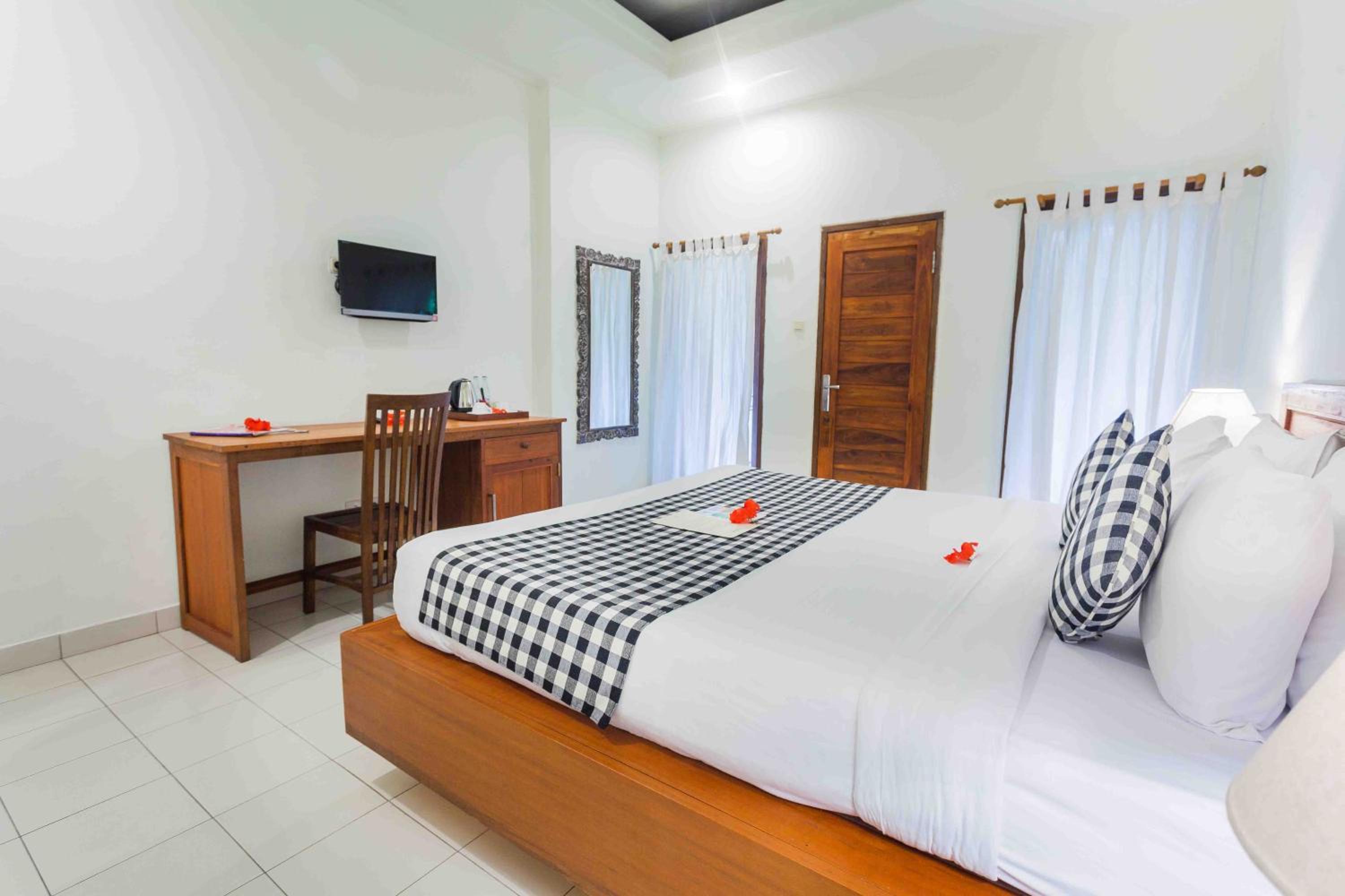 Standard Double or Twin Room - Photo 6