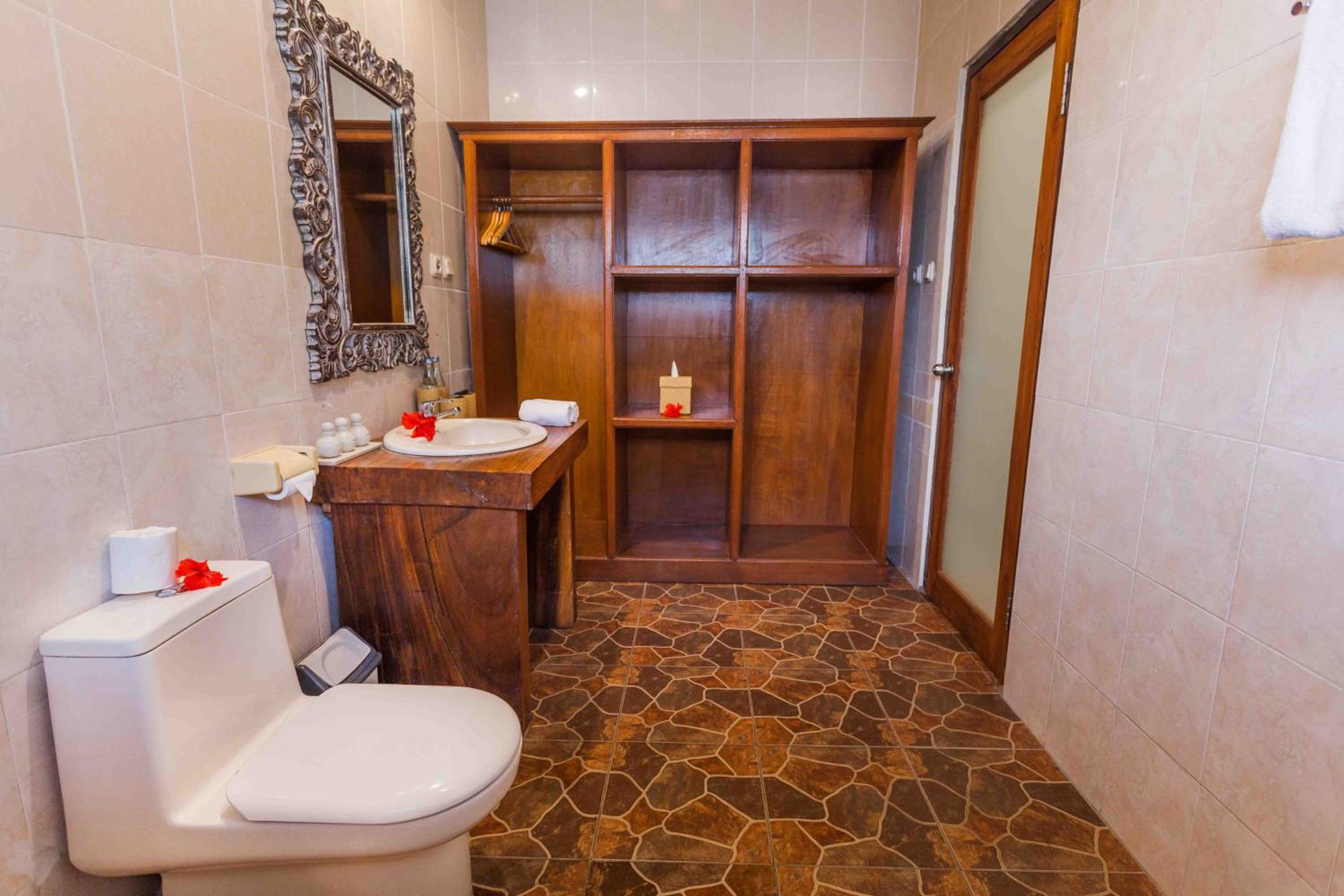 Standard Double or Twin Room - Photo 5