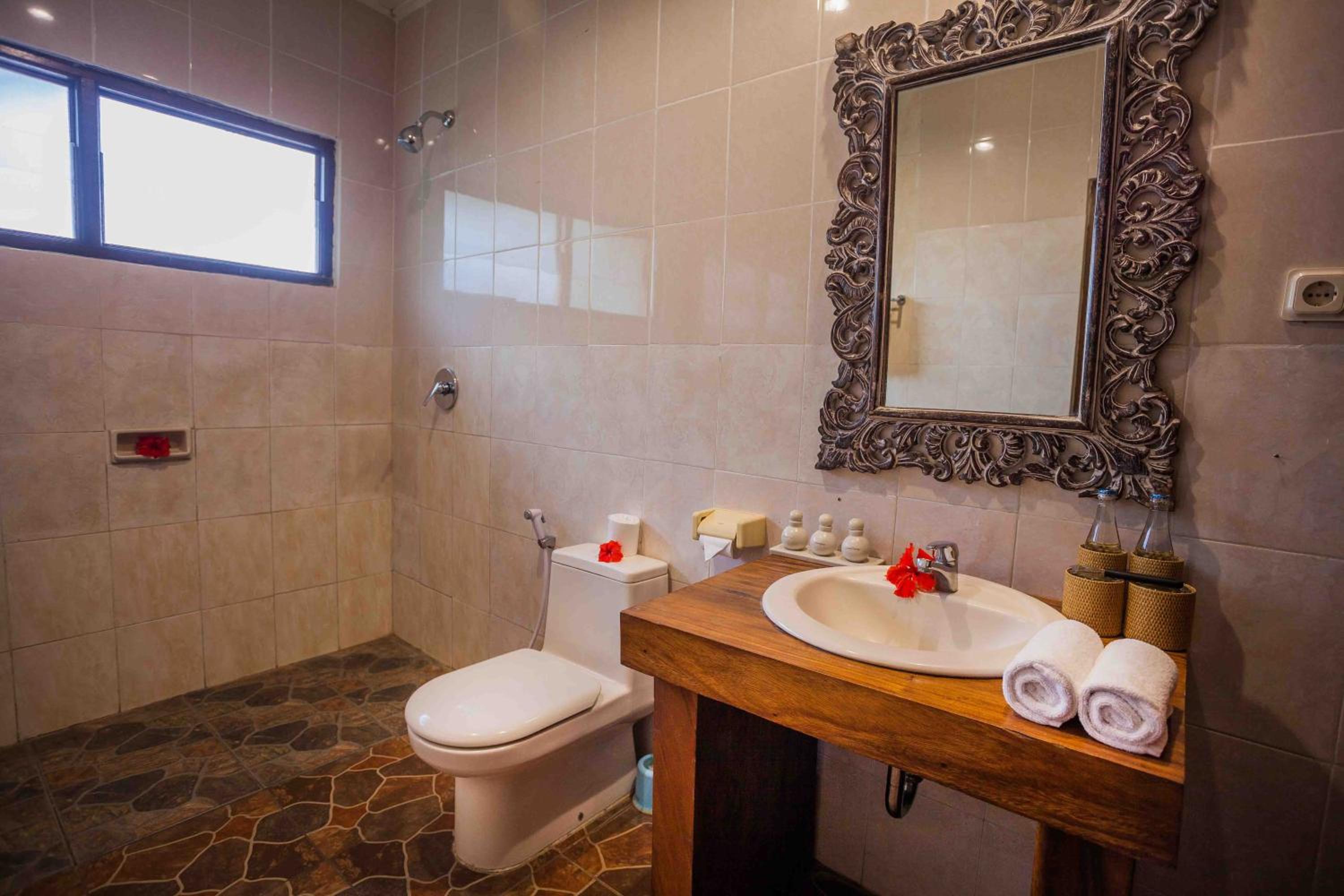 Standard Double or Twin Room - Photo 10