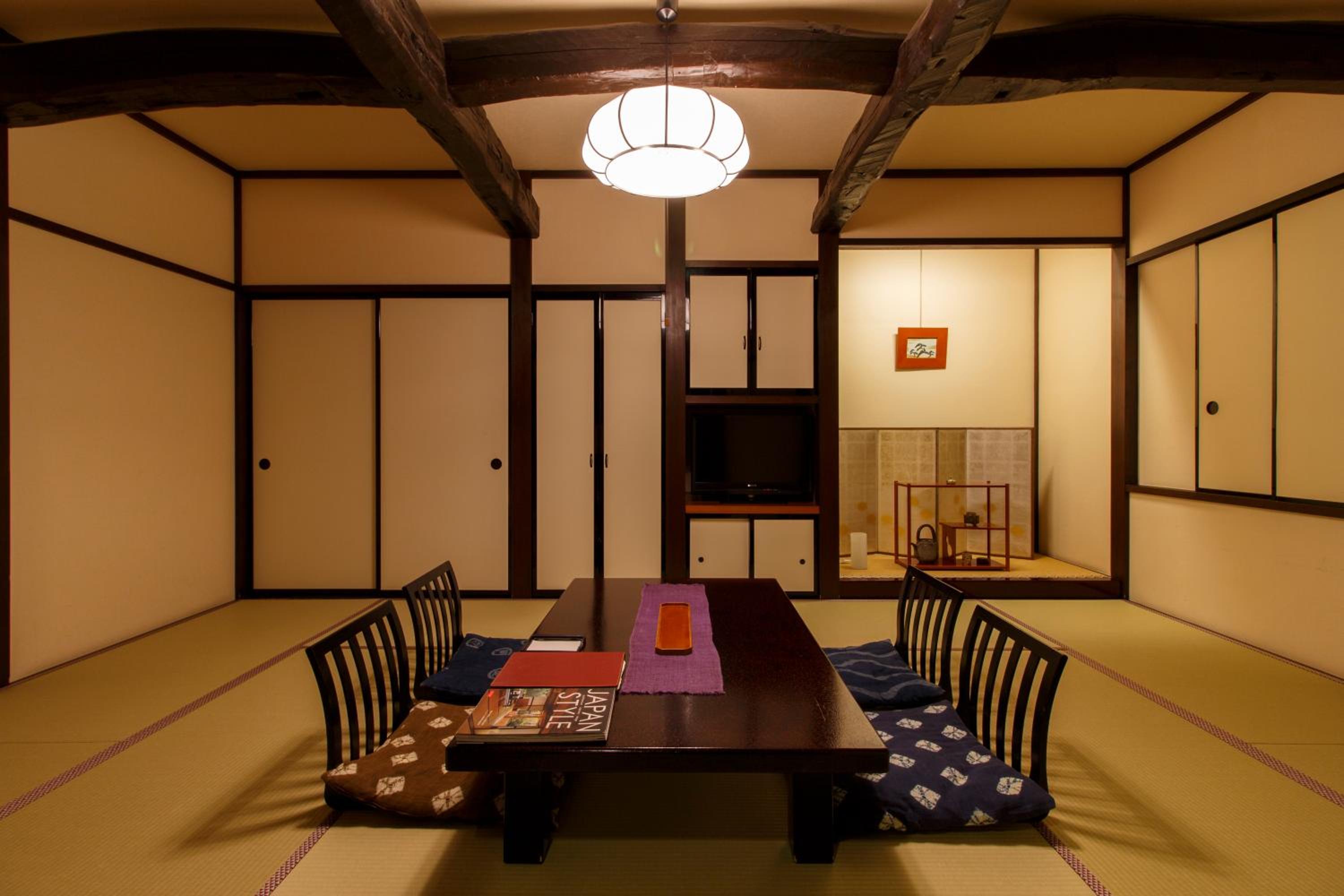 Suite - Non-Smoking - Photo 7
