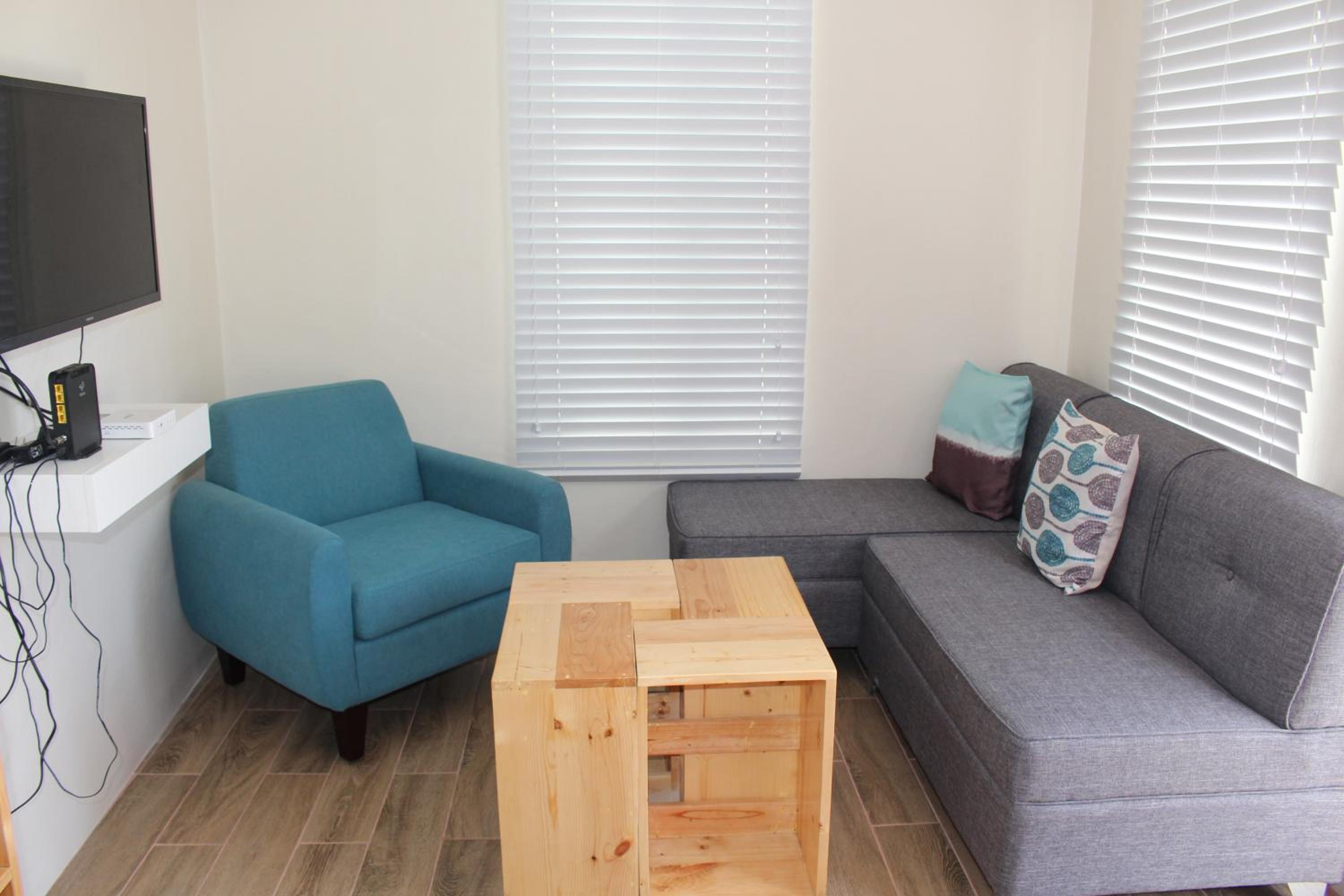 Three-Bedroom Apartment - Photo 8