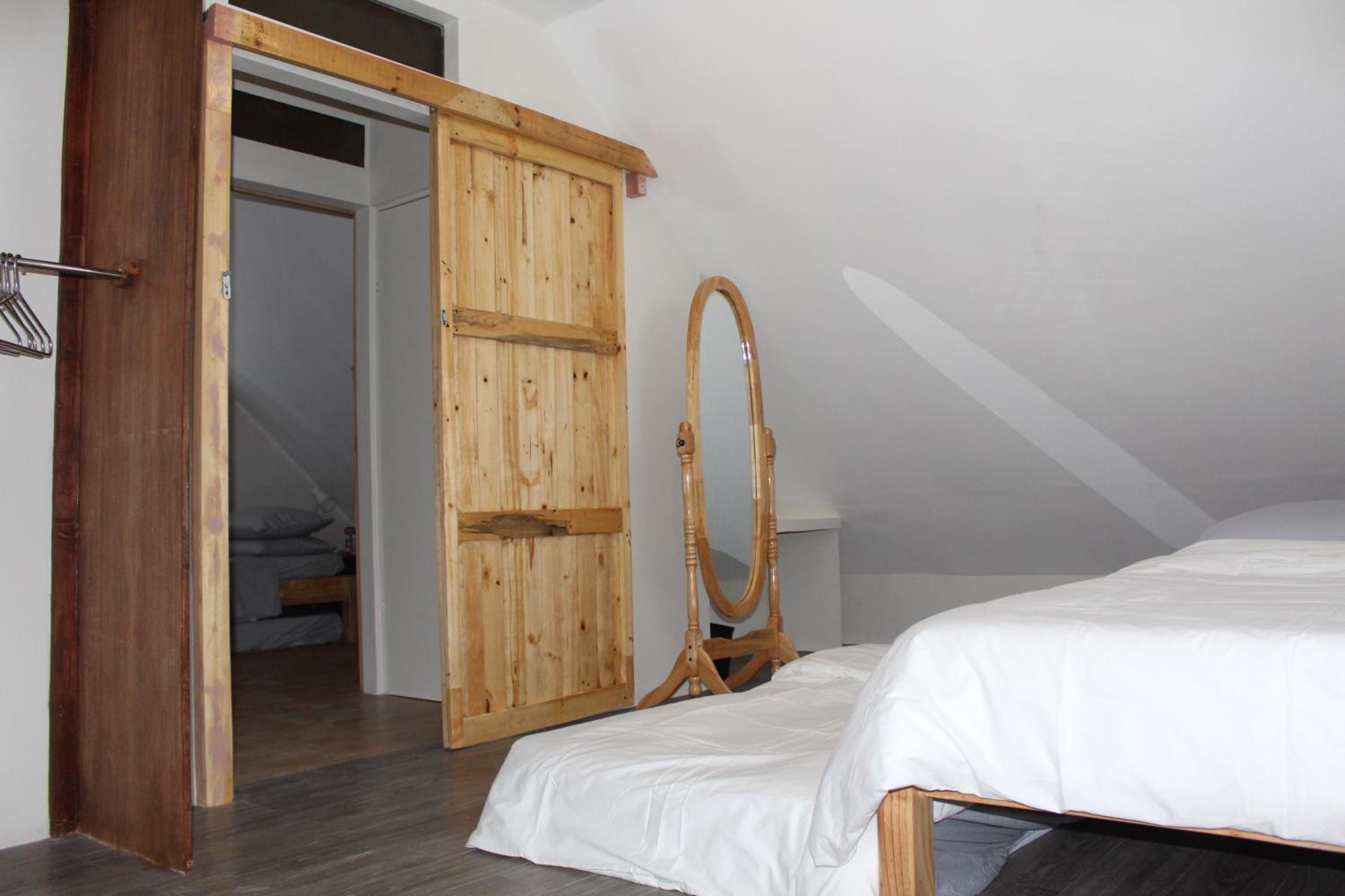 Three-Bedroom Apartment - Photo 29