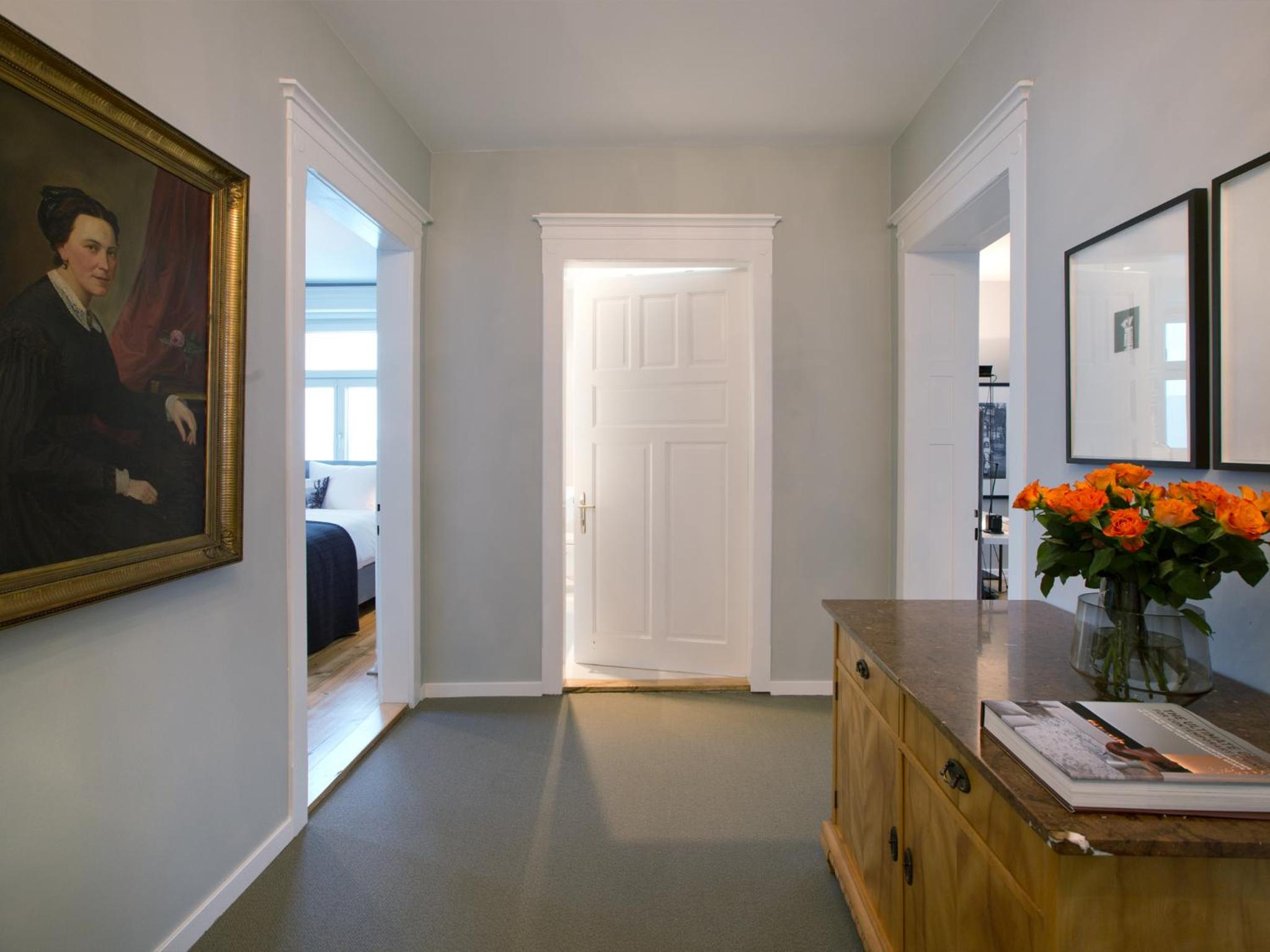 Apartment photo 2
