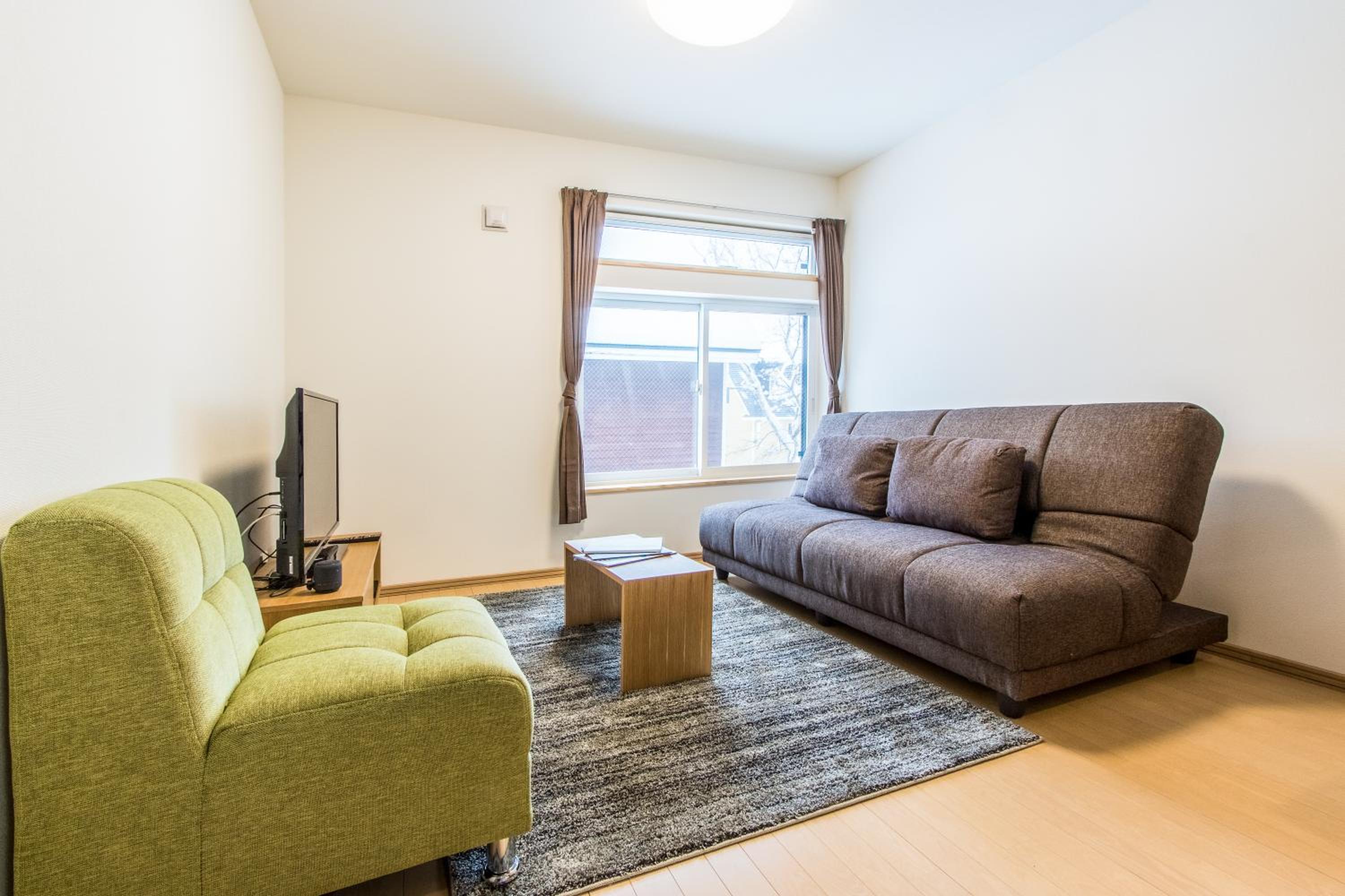 One-Bedroom Apartment photo 1