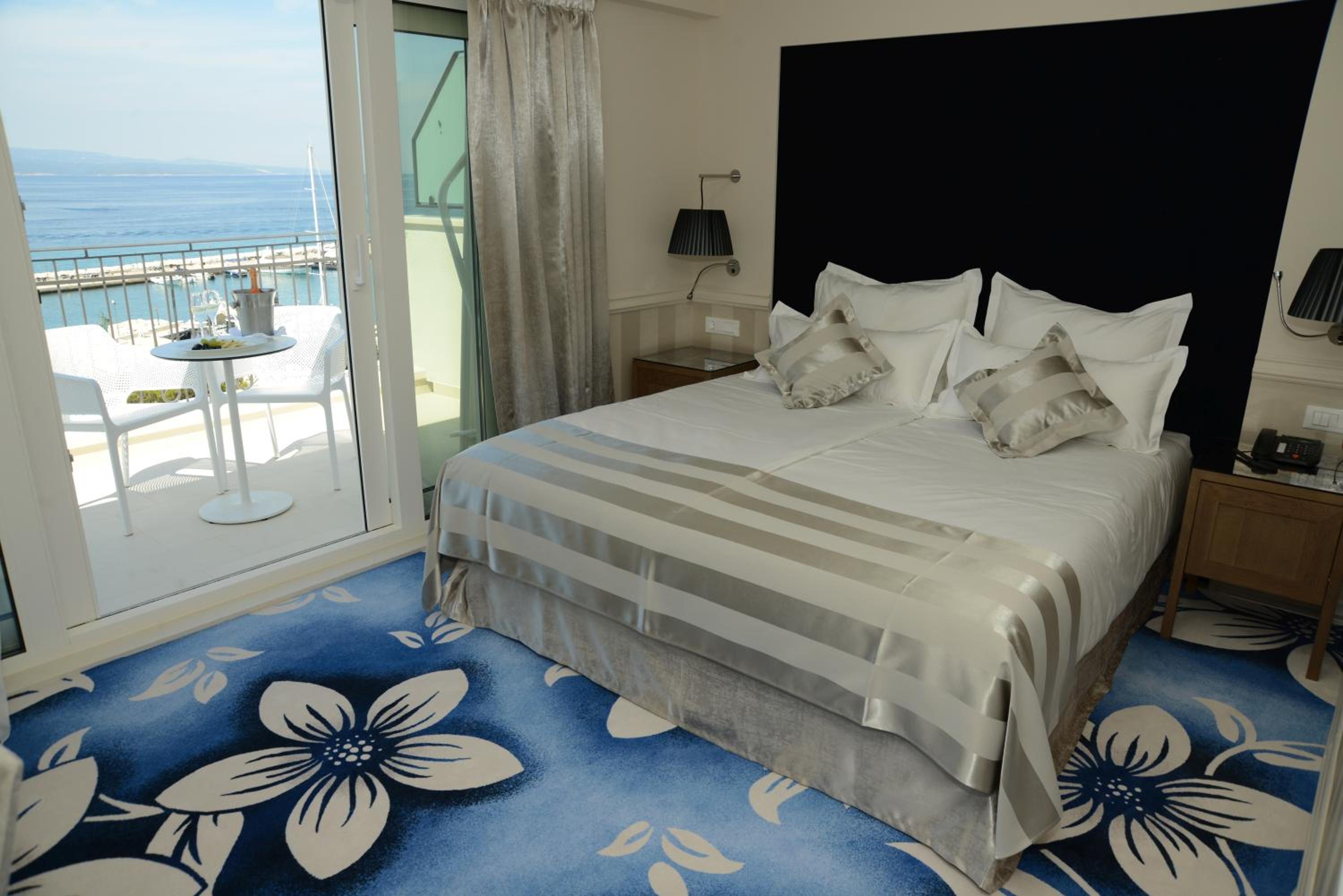Deluxe Double Room with Balcony and Sea View photo 3