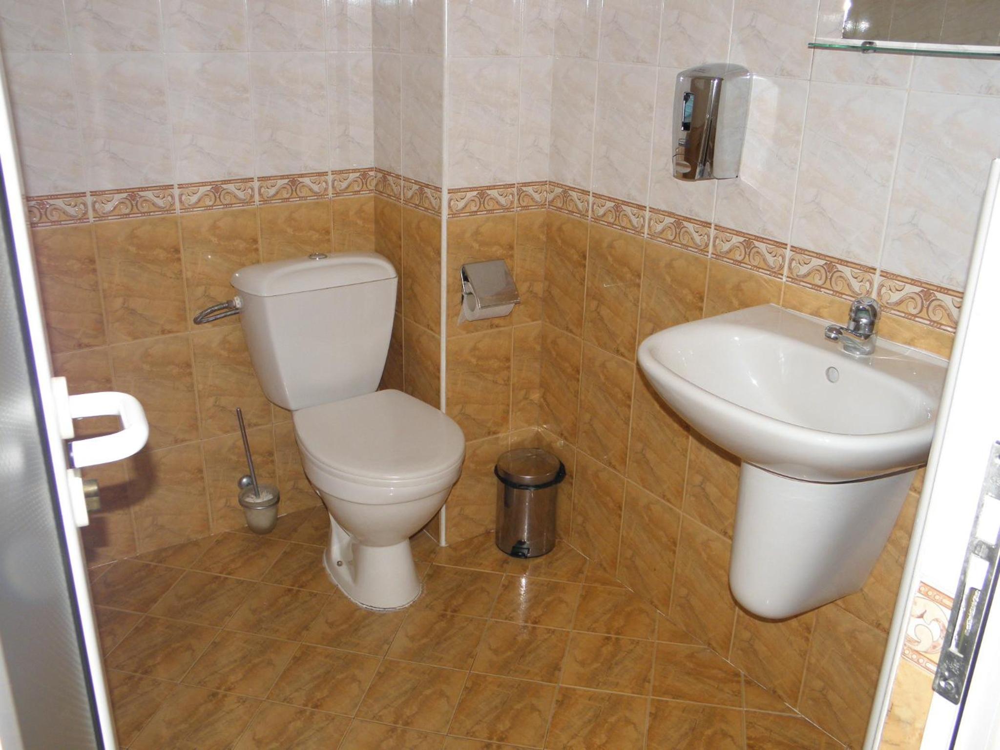 Studio Apartment - Photo 4