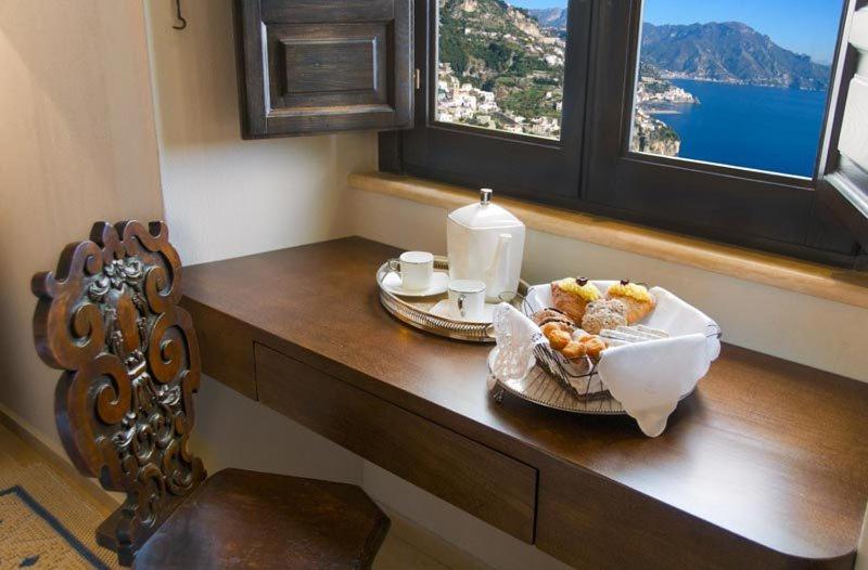 Deluxe Double Room with Sea View - Photo 6