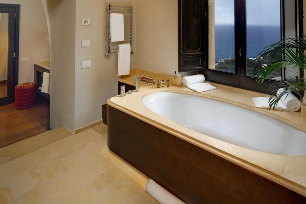 Loft Suite with Sea View  - Photo 5