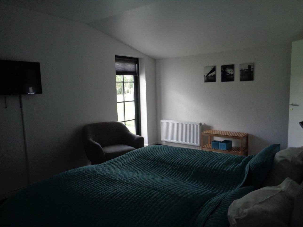 Suite - Photo 1