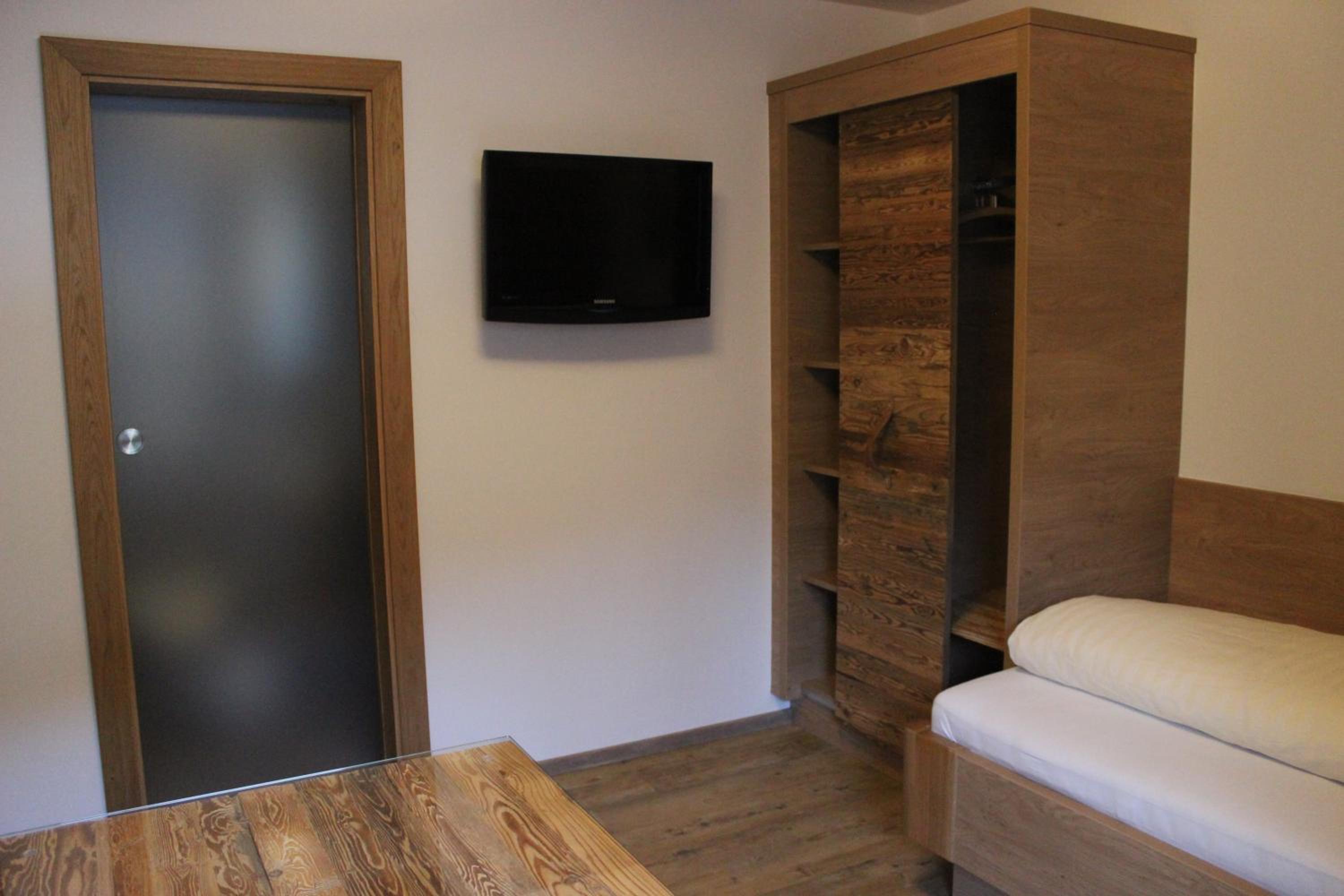 Small Twin Room photo 2
