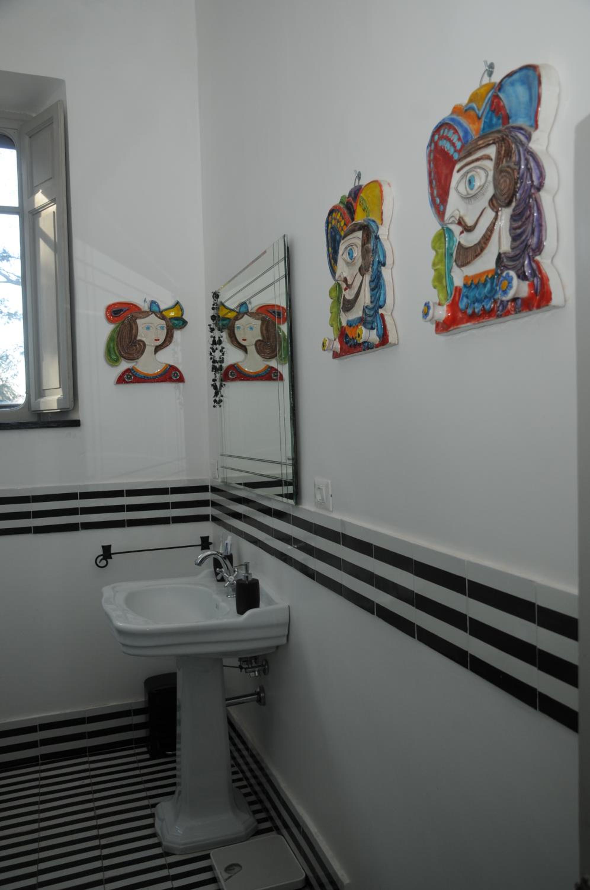 Deluxe Double Room with Balcony photo 2