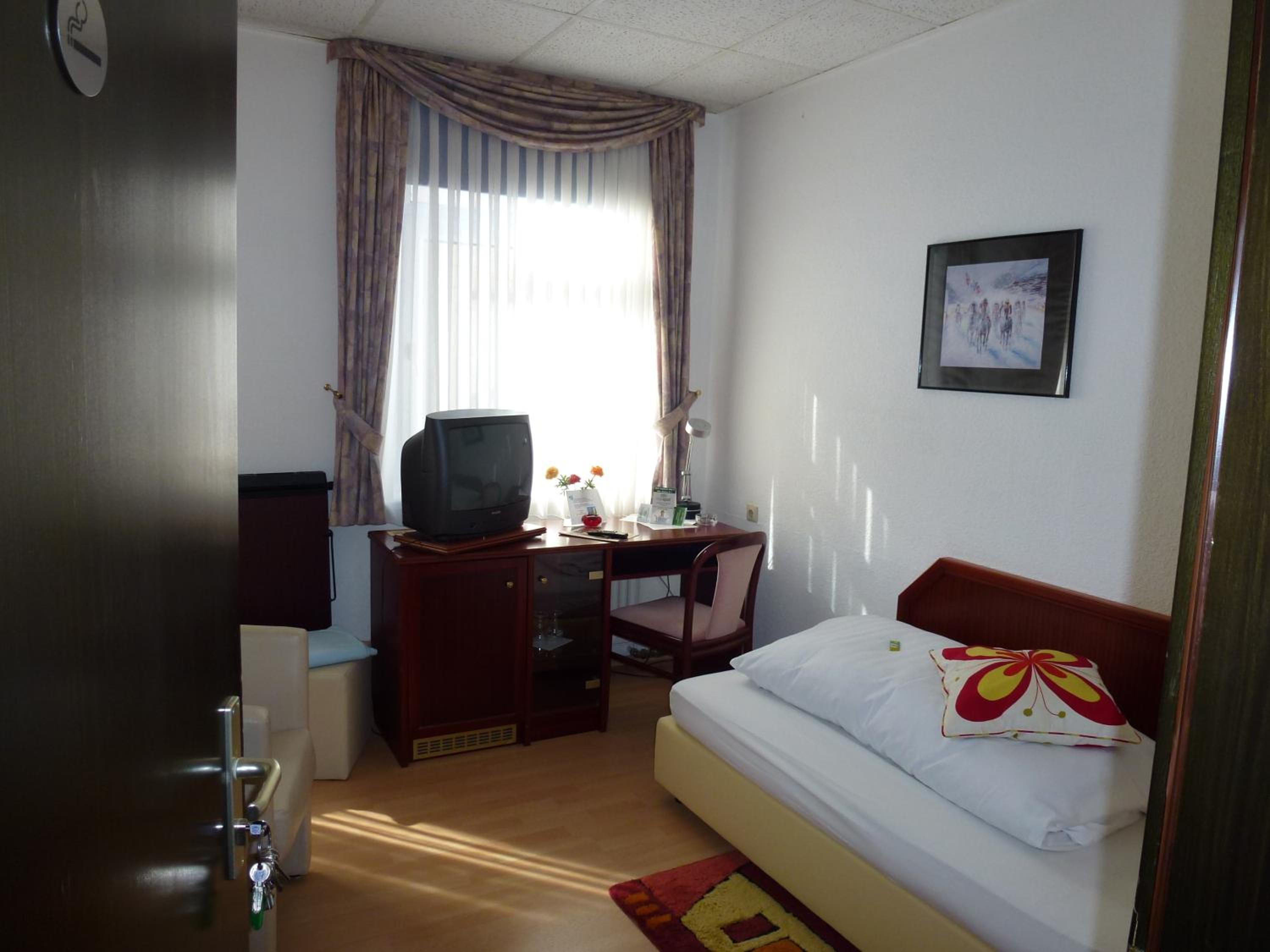 Standard Single Room