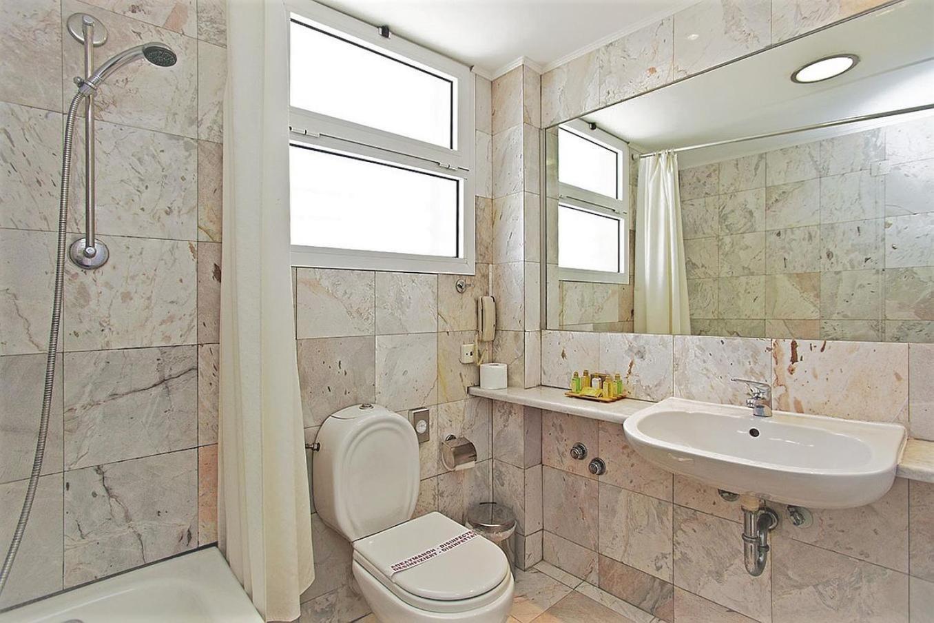 Standard Triple Room photo 2
