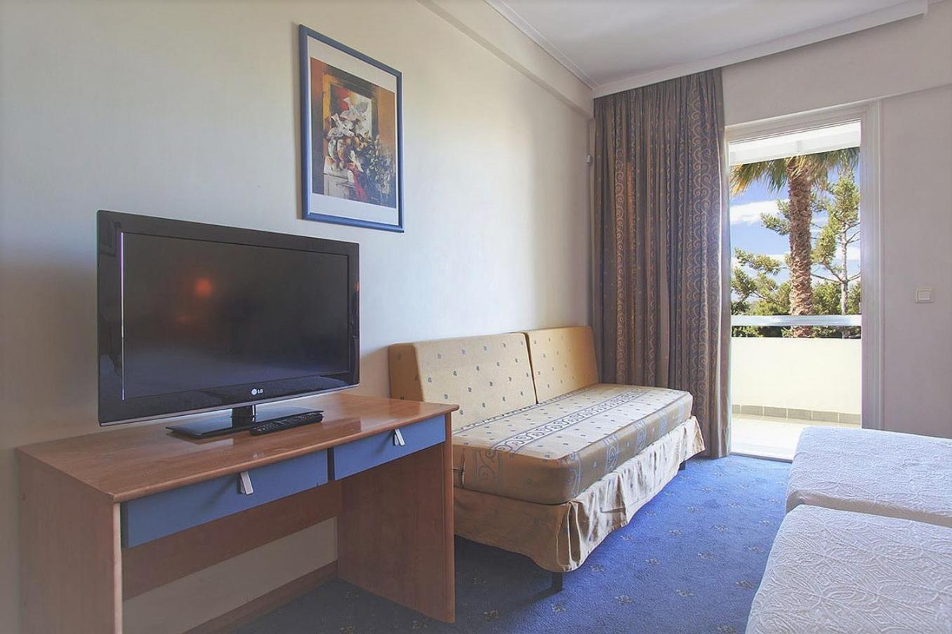 Standard Triple Room photo 3