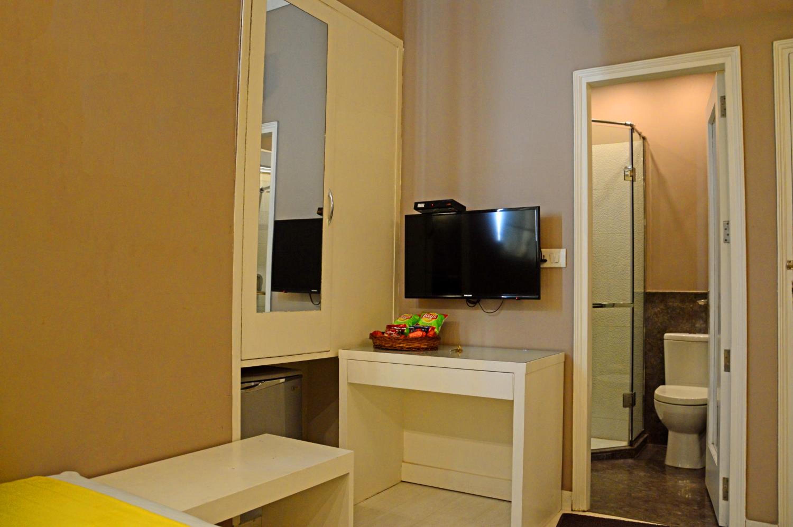 Deluxe Double or Twin Room - Photo 9