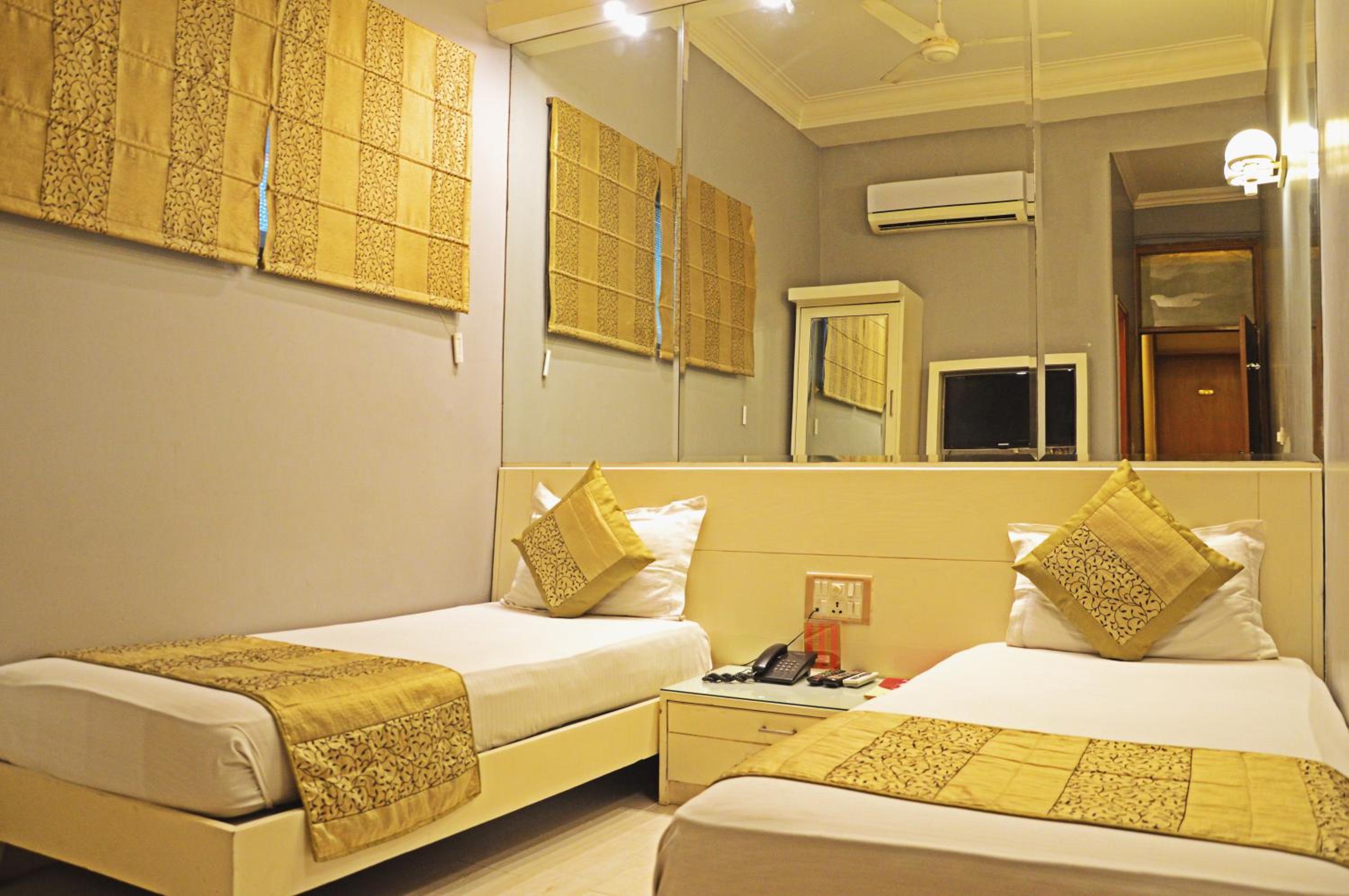Standard Twin Room - Photo 2
