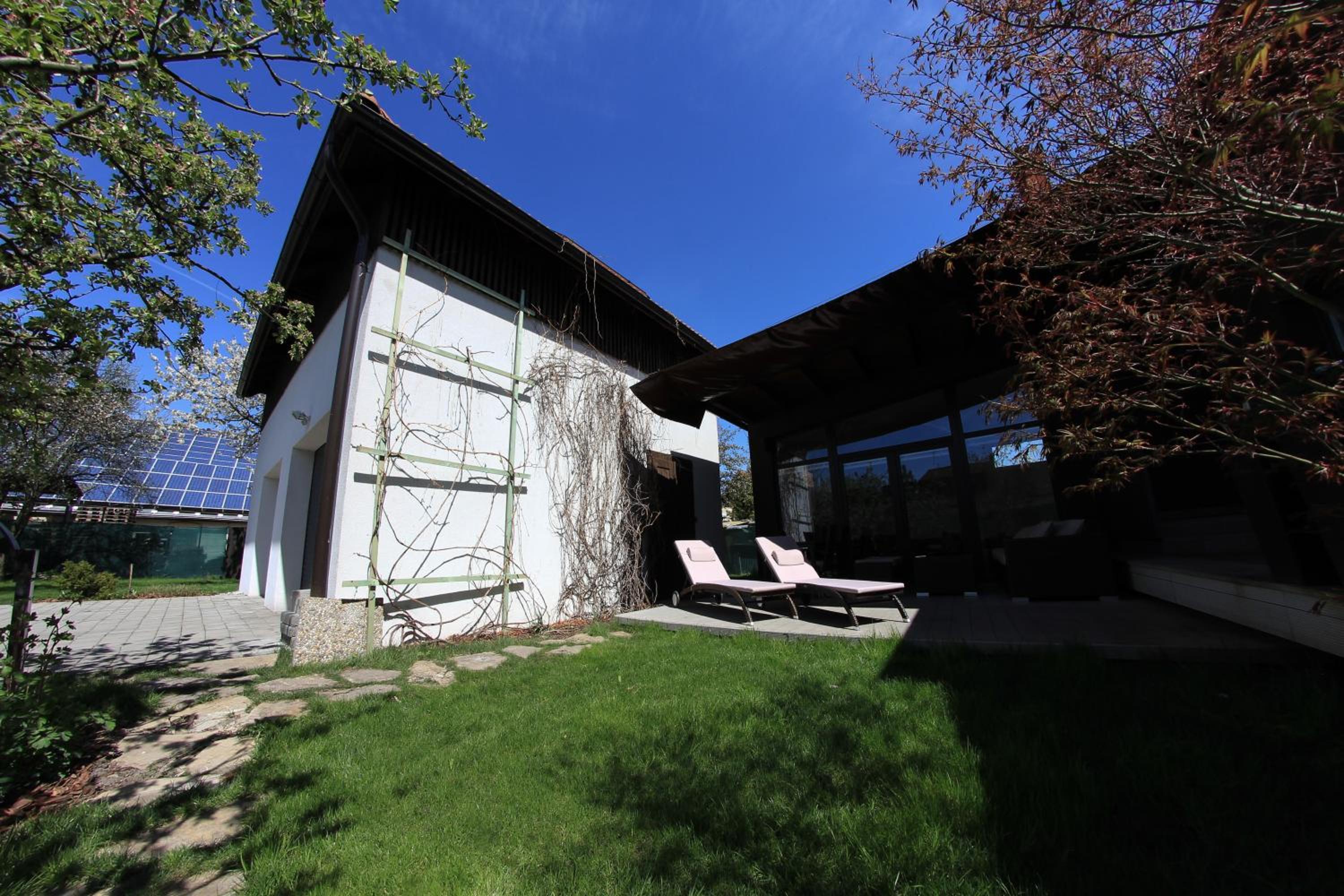 Villa photo 2