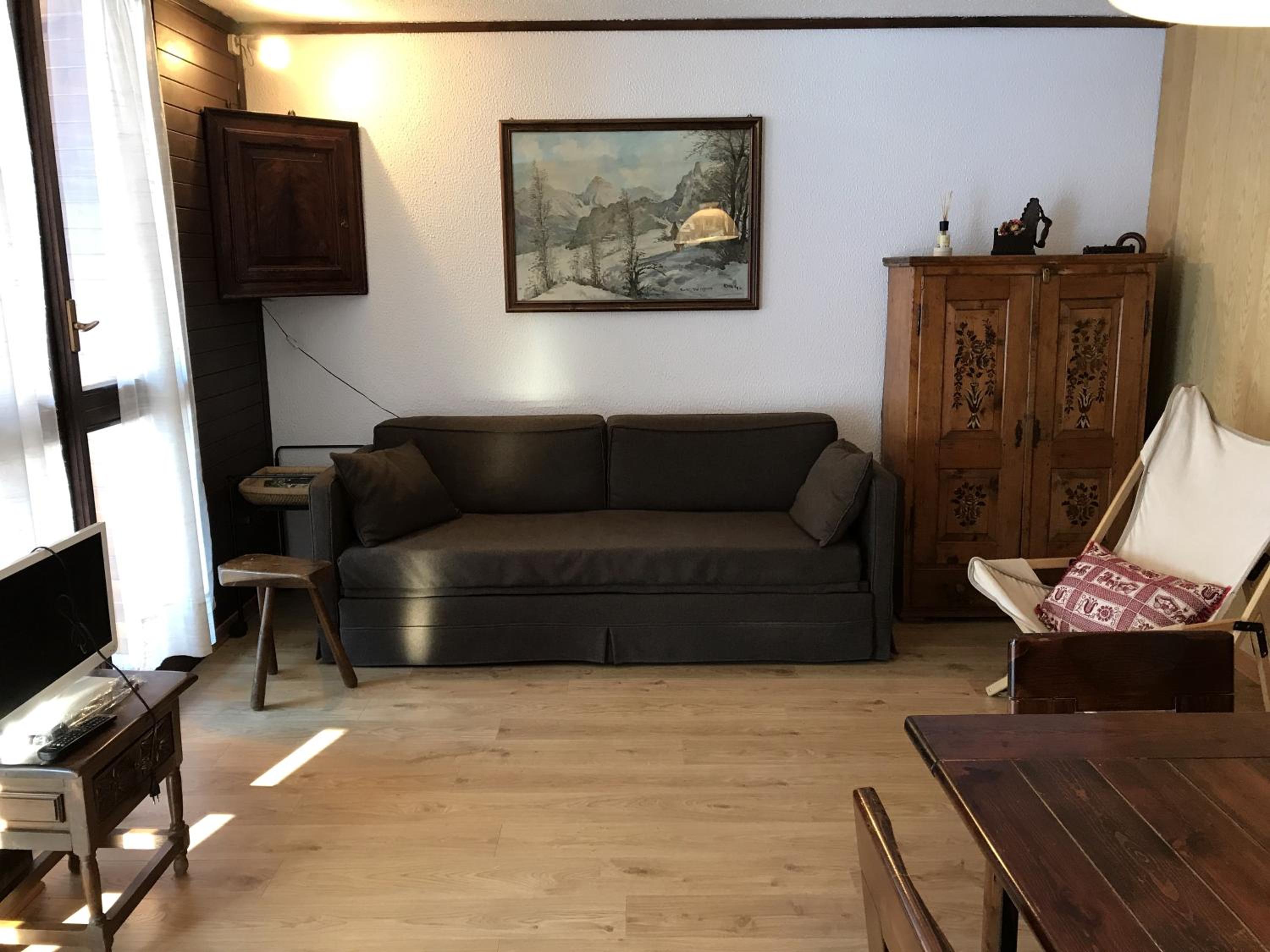 Apartment - Ground Floor photo 2