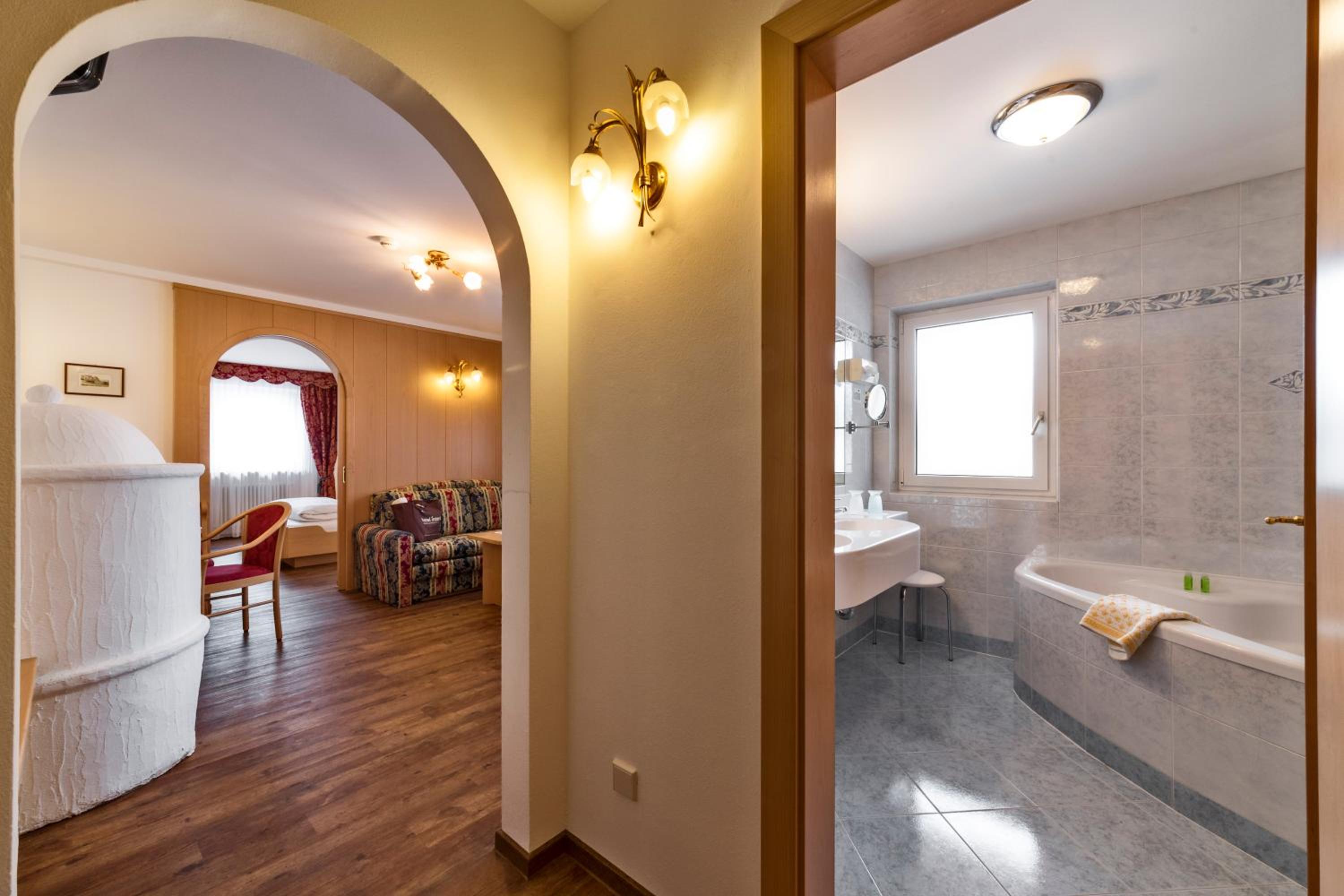 Suite - Photo 4
