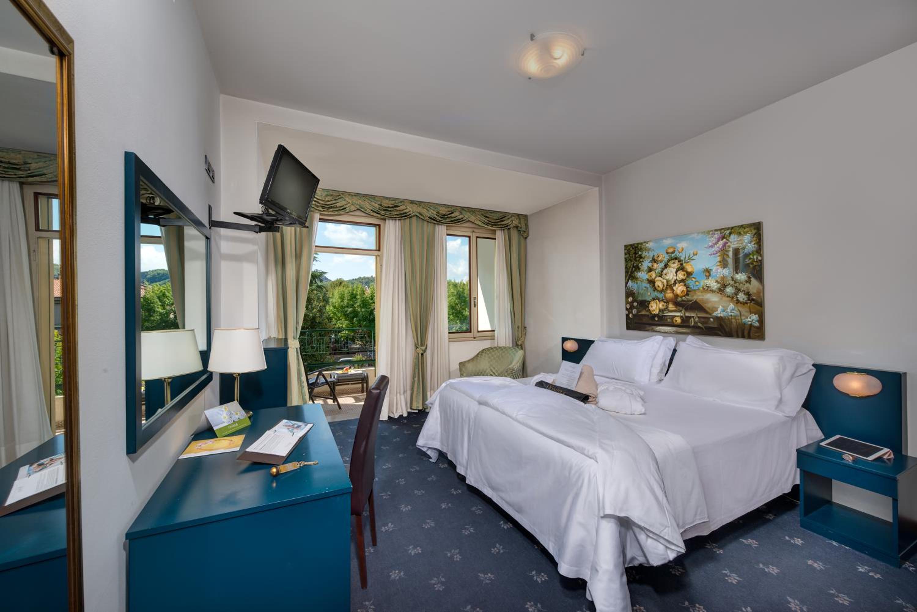 Double Room - Photo 7