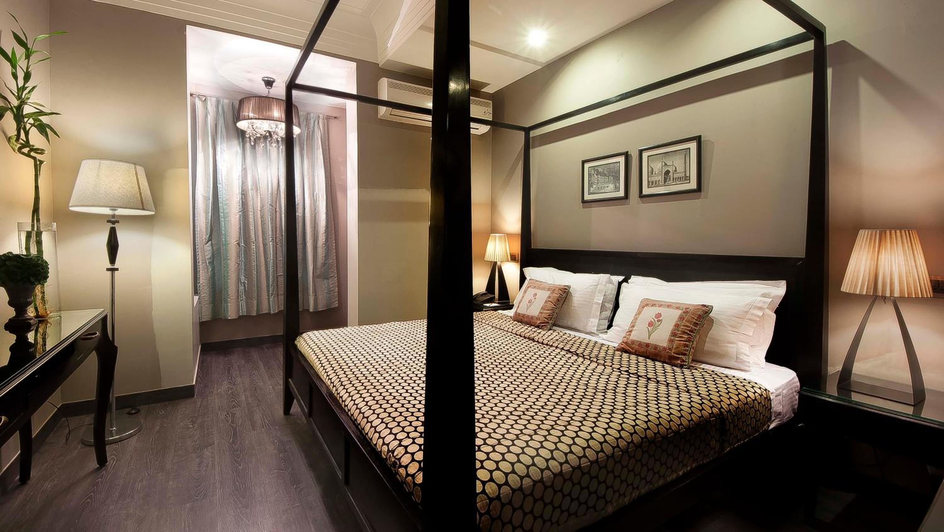 Premier Room with Free Airport Pickup - Photo 3