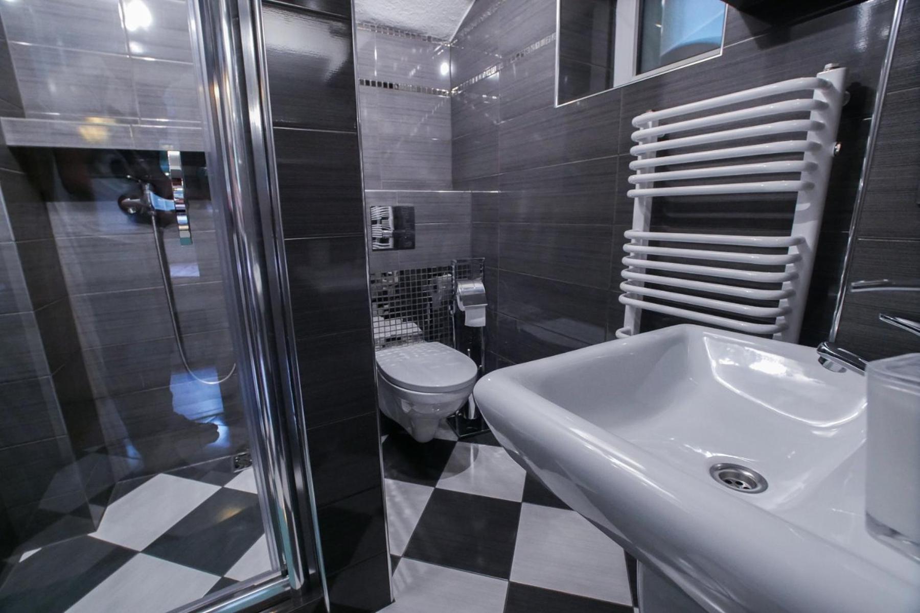 Double Room - Photo 2