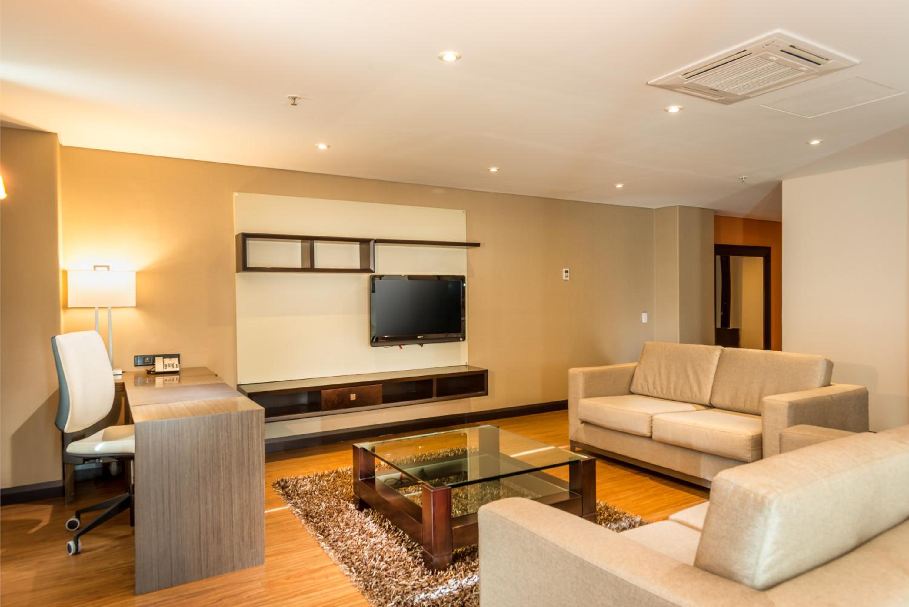 Imperial Suite - Photo 2