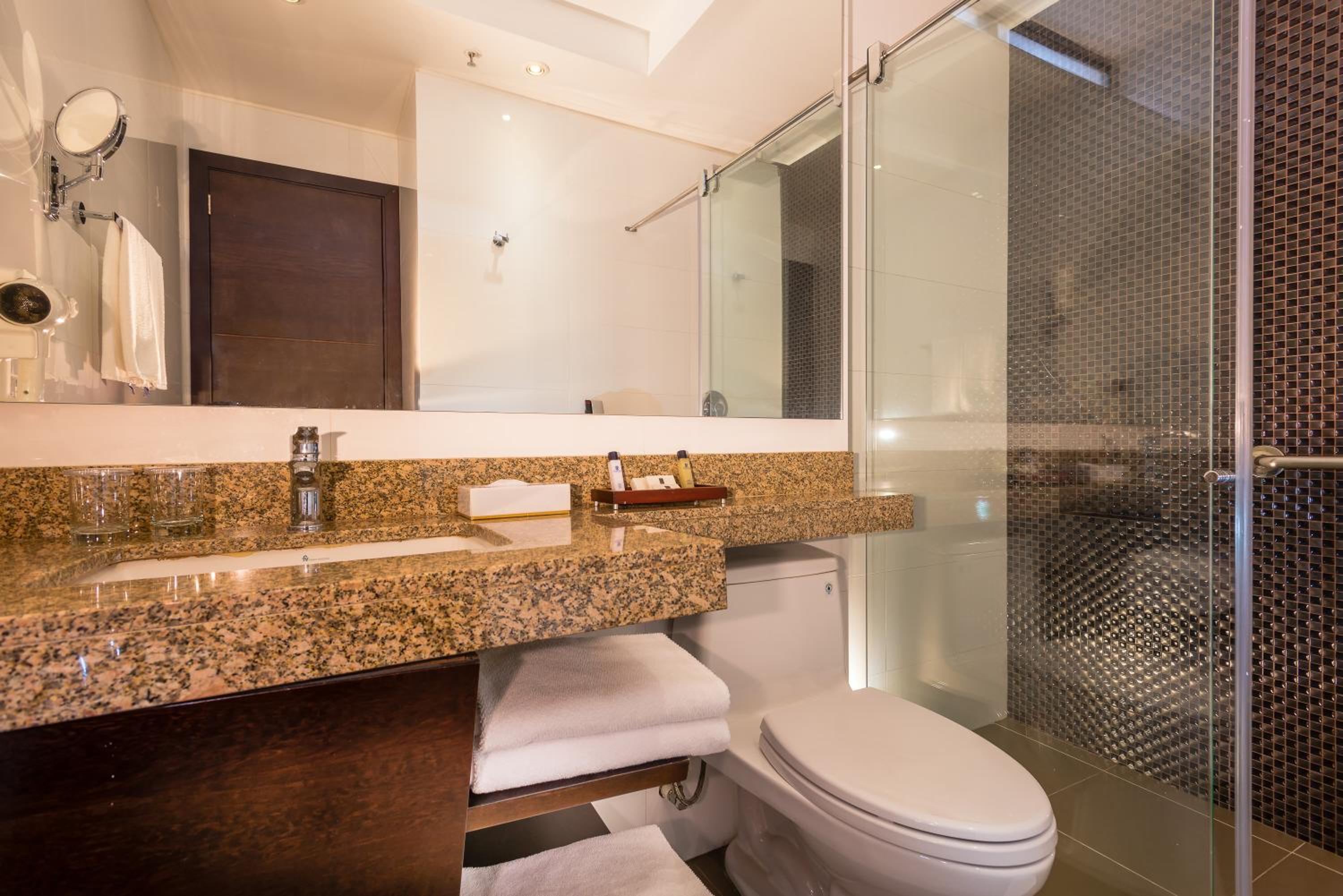 Superior King Room - Photo 3