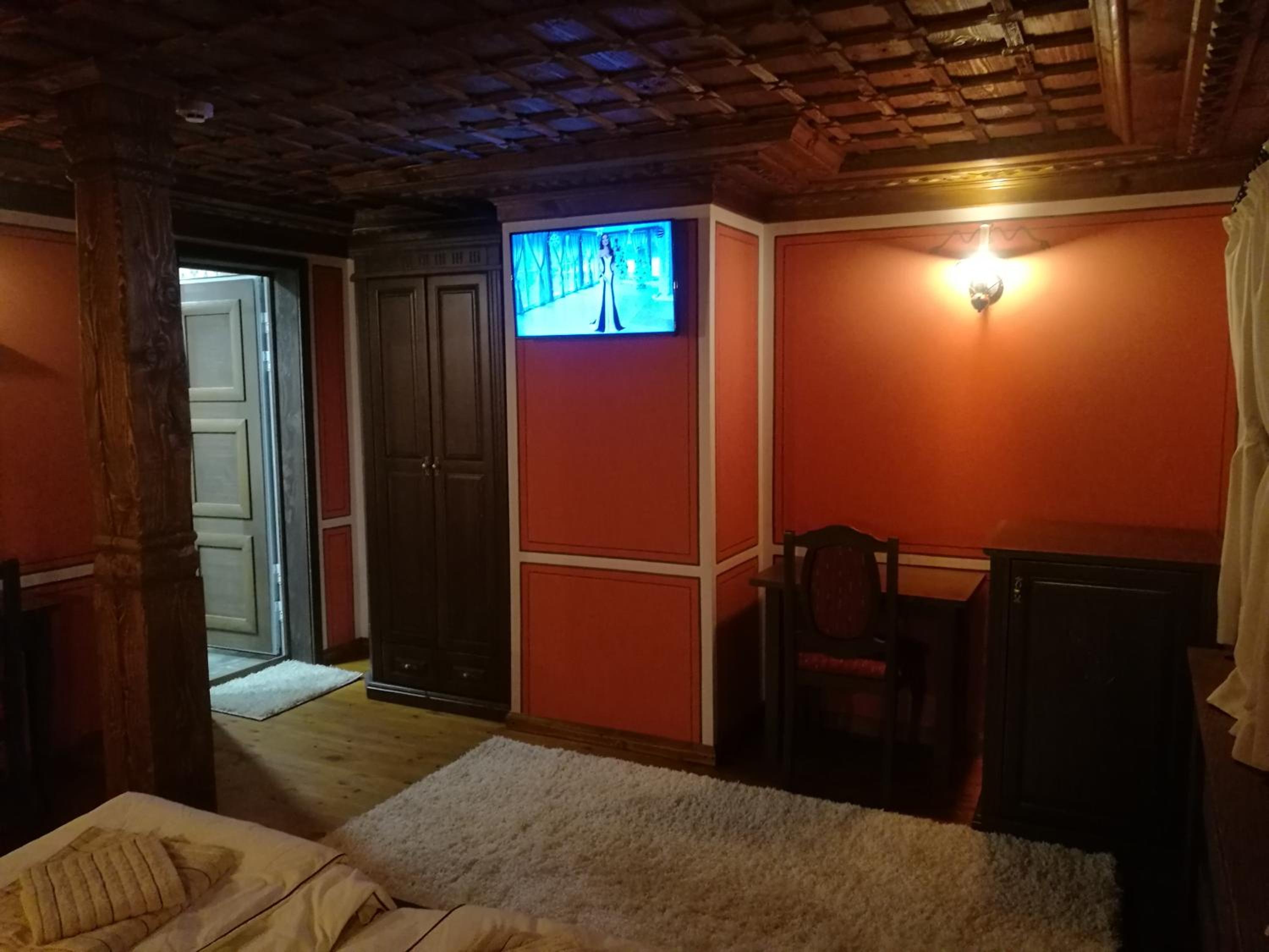 Large Double Room photo 3