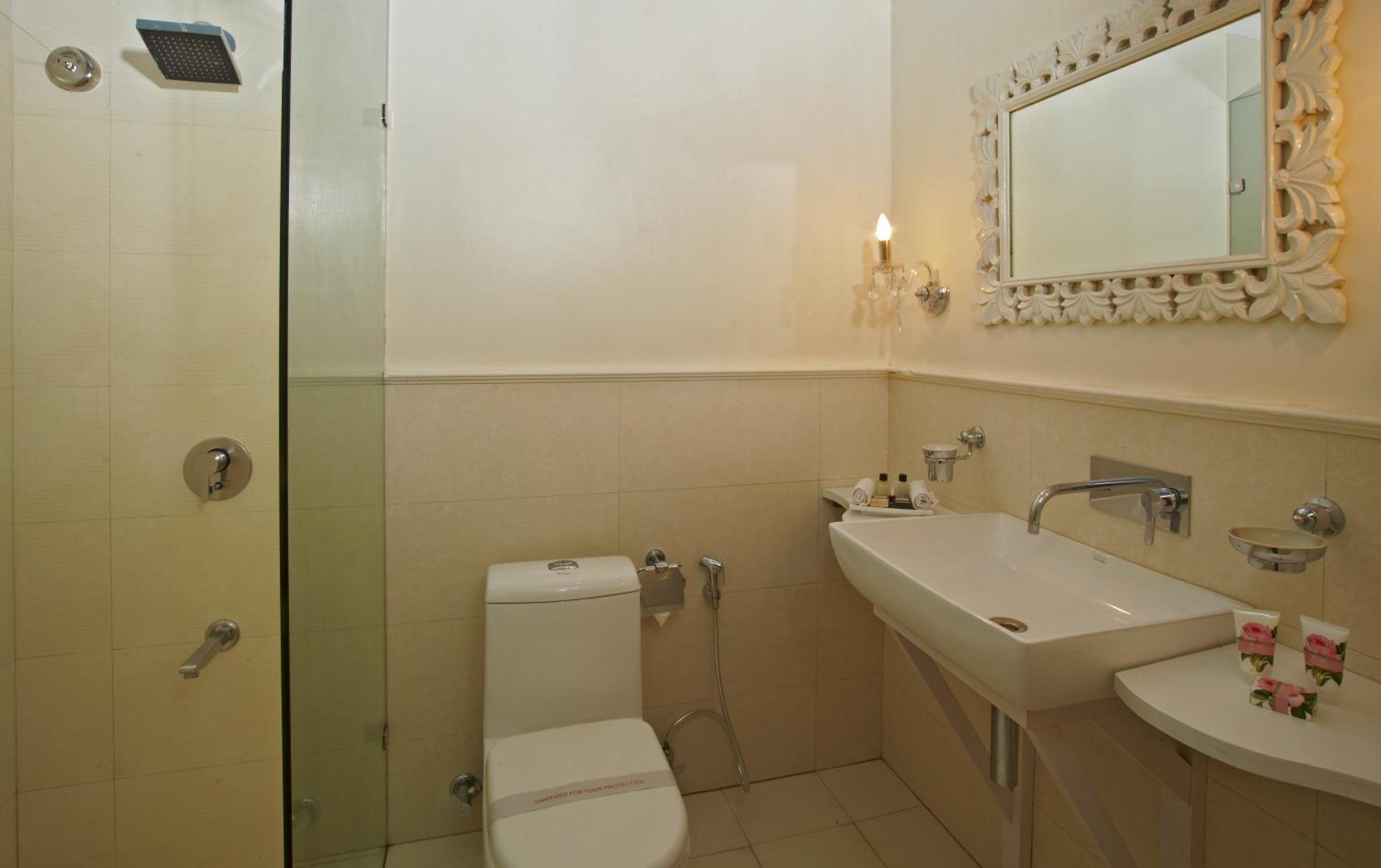 Superior Double Room with Free Airport Pickup  - Photo 4