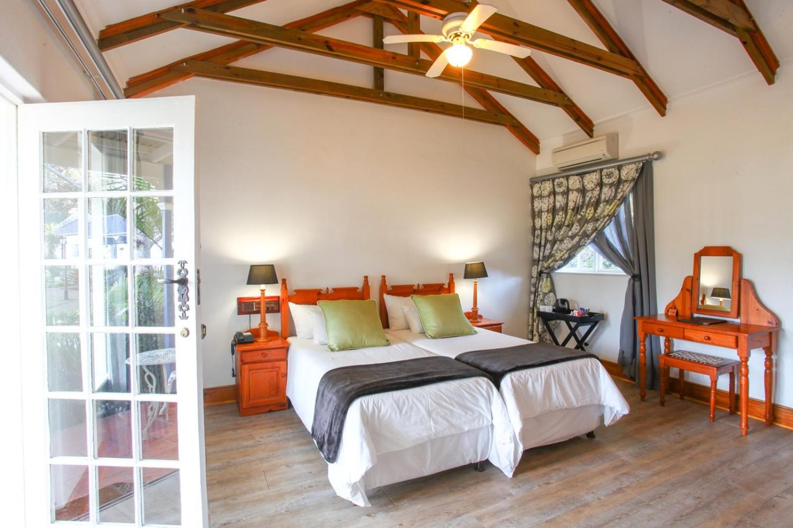 Twin Room - Photo 12