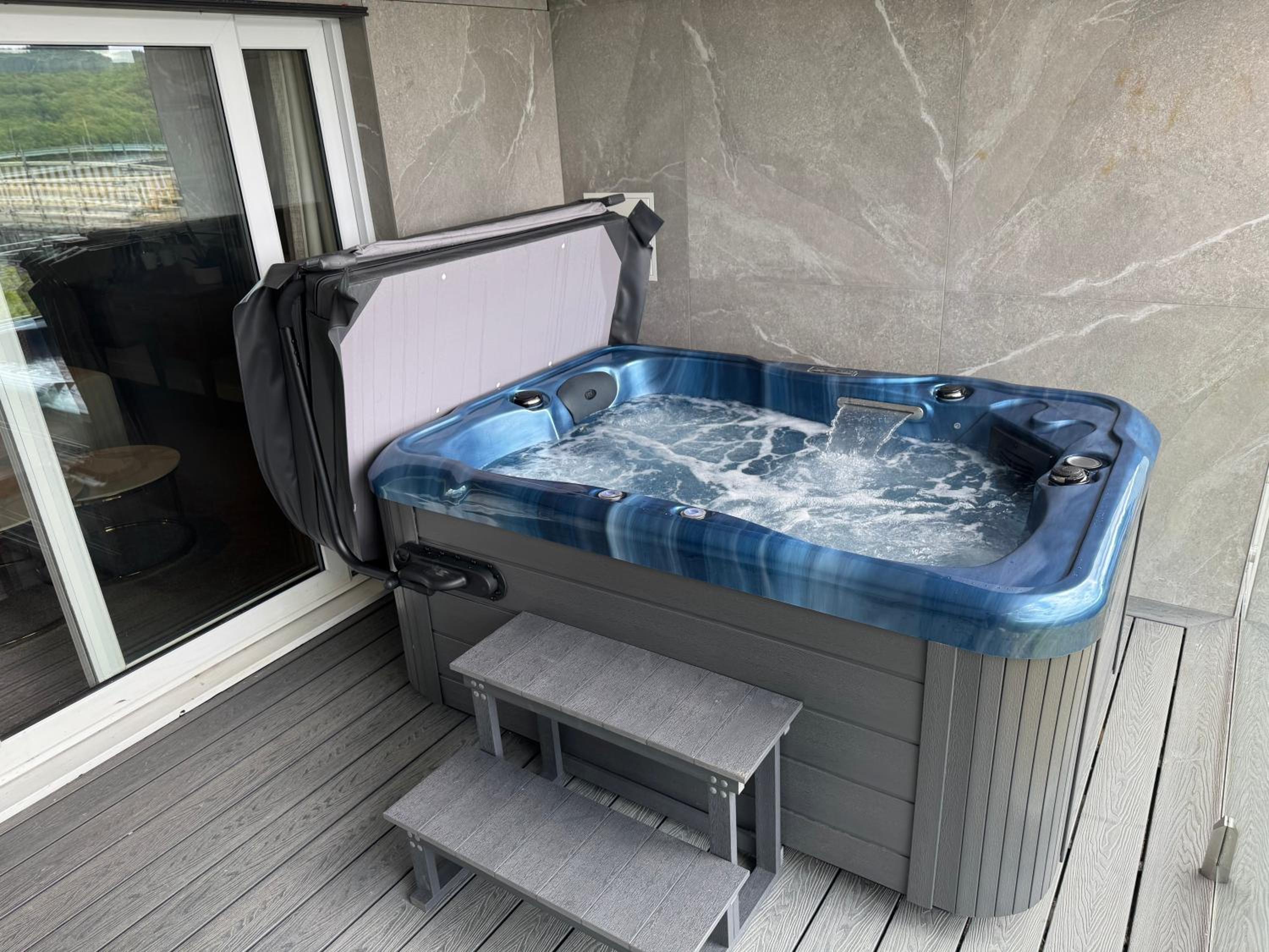 Junior Suite With Hot Tub