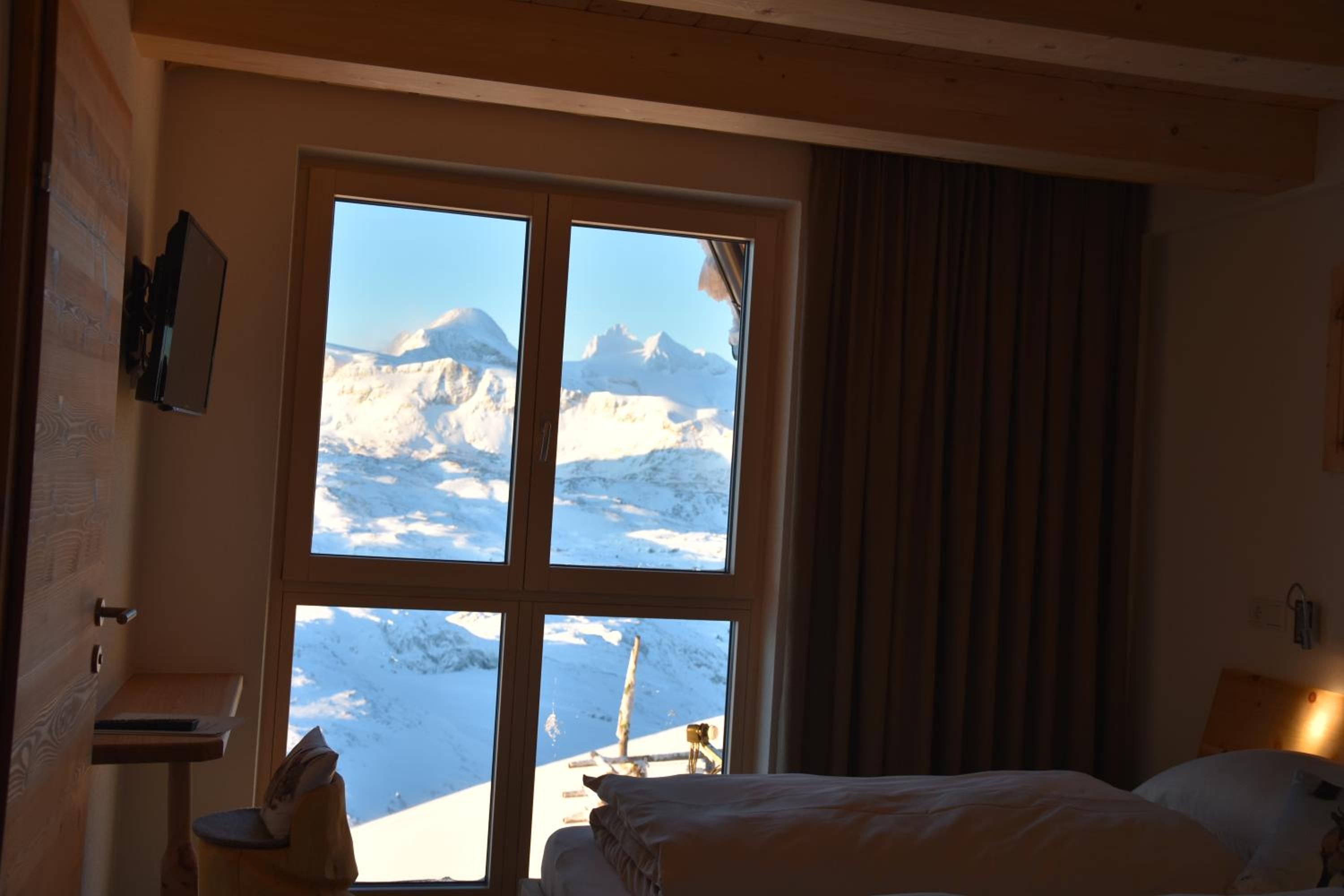 Deluxe Double Room with Shower - Photo 3