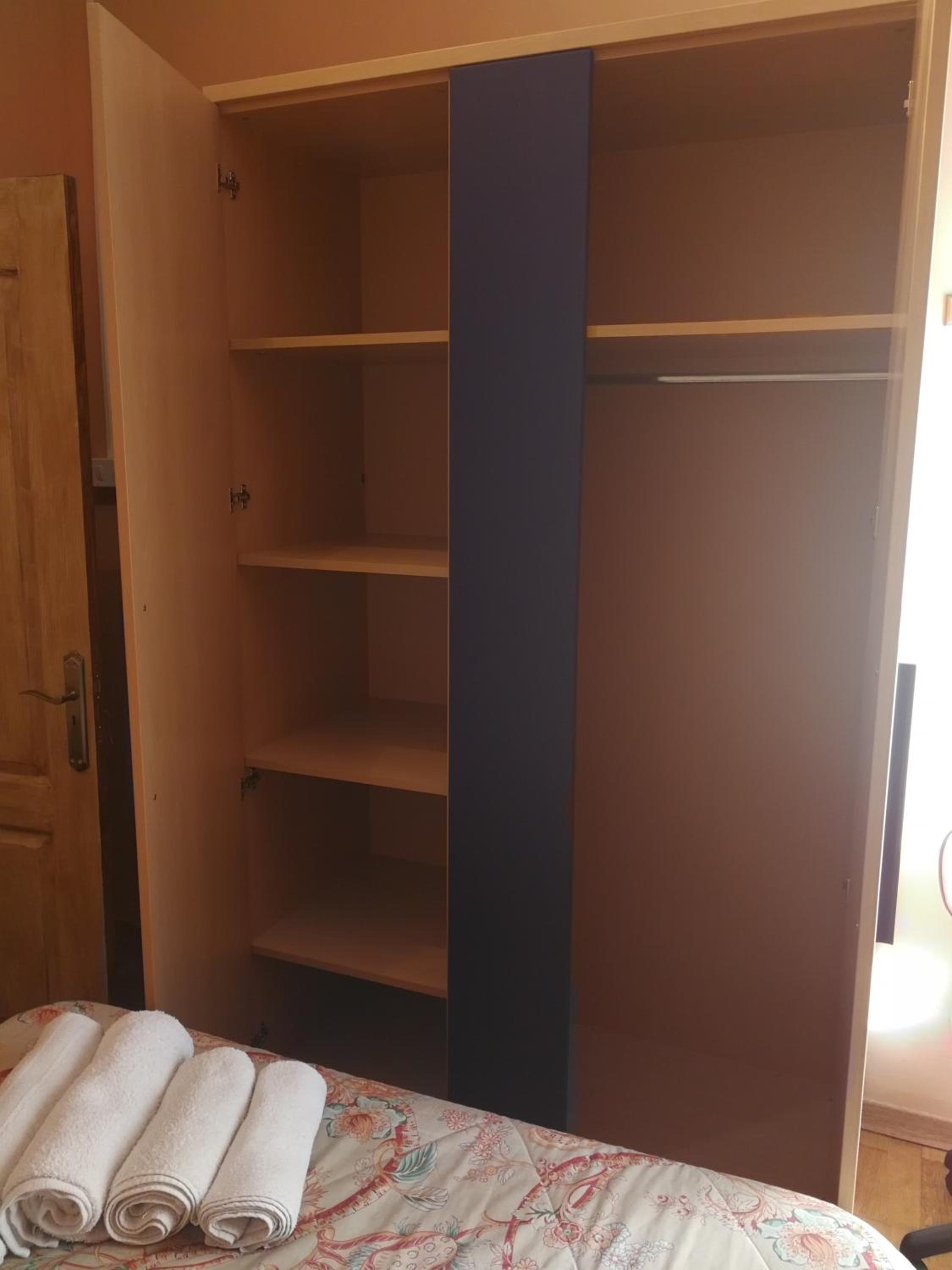 Double Room with Shared Bathroom photo 3