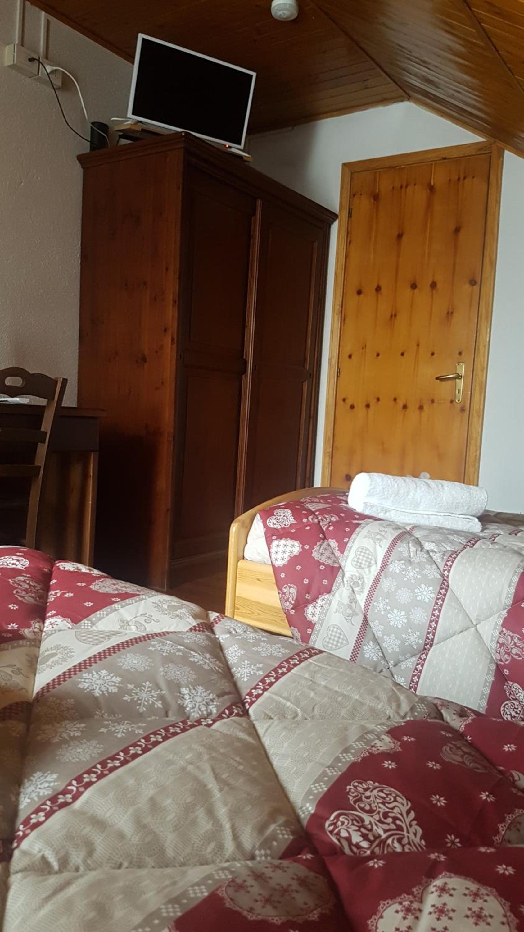 Double or Twin Room with Mountain View photo 1