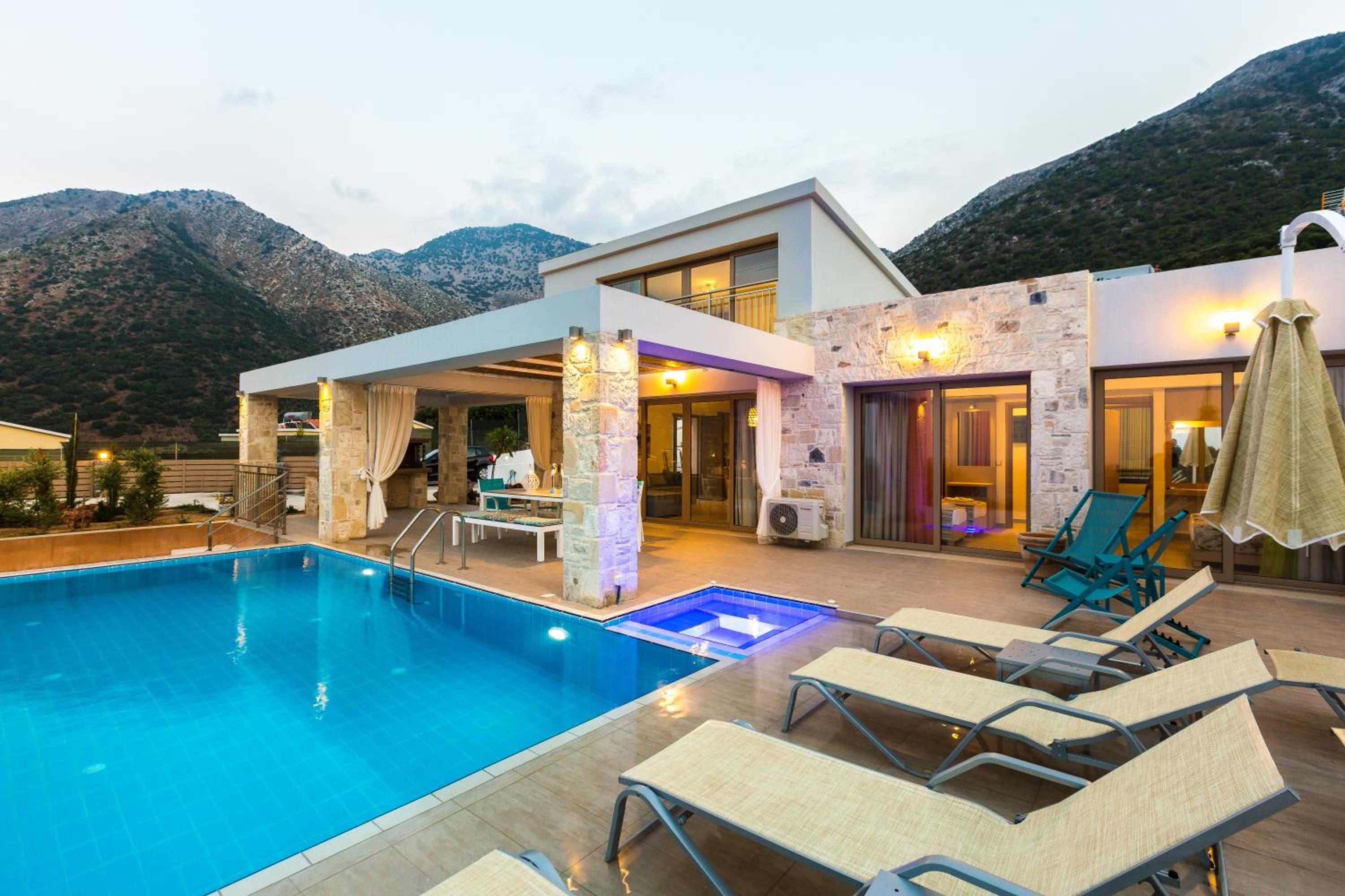 Villa with Private Pool photo 3