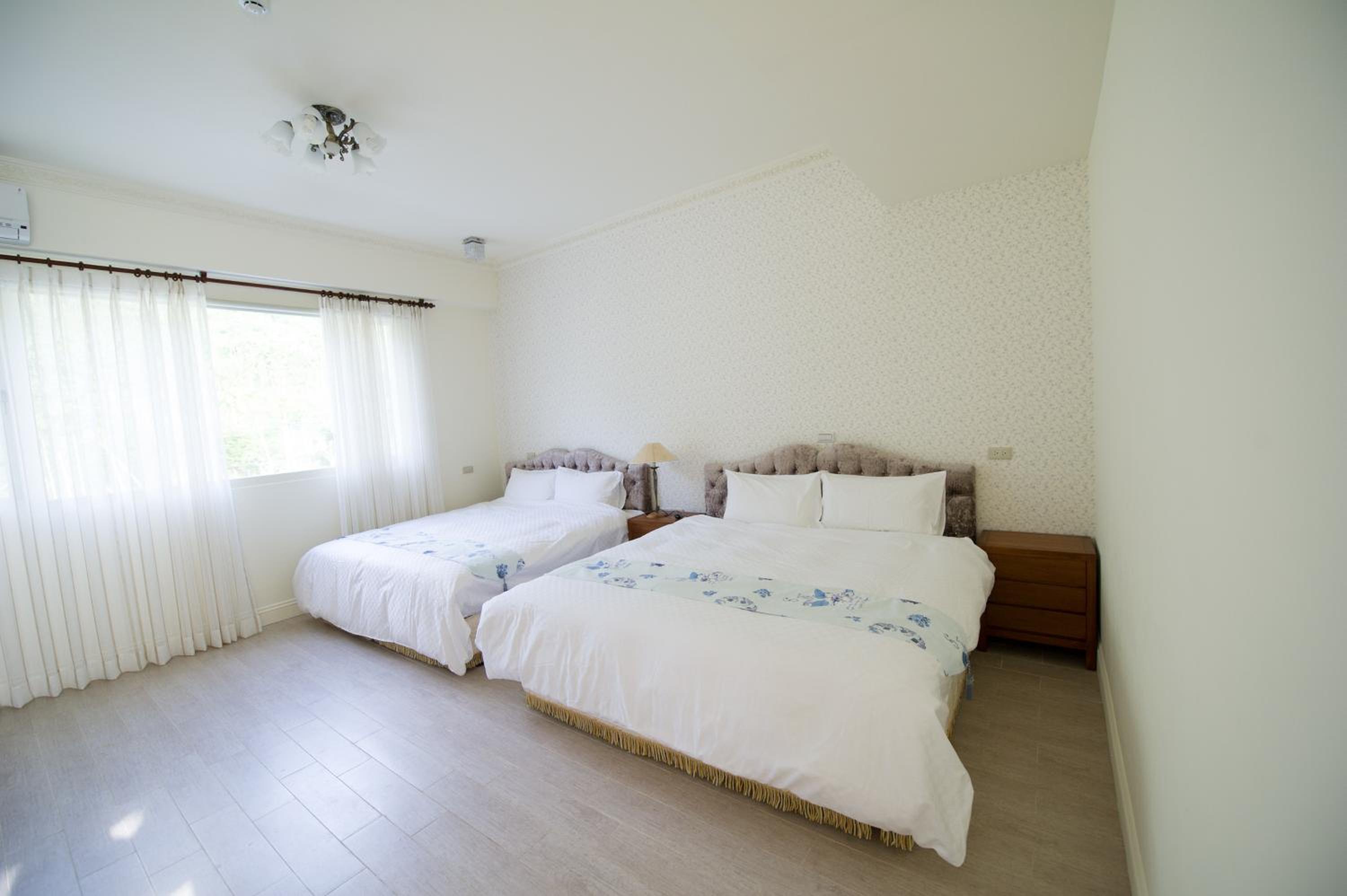 Superior Quadruple Room photo 3